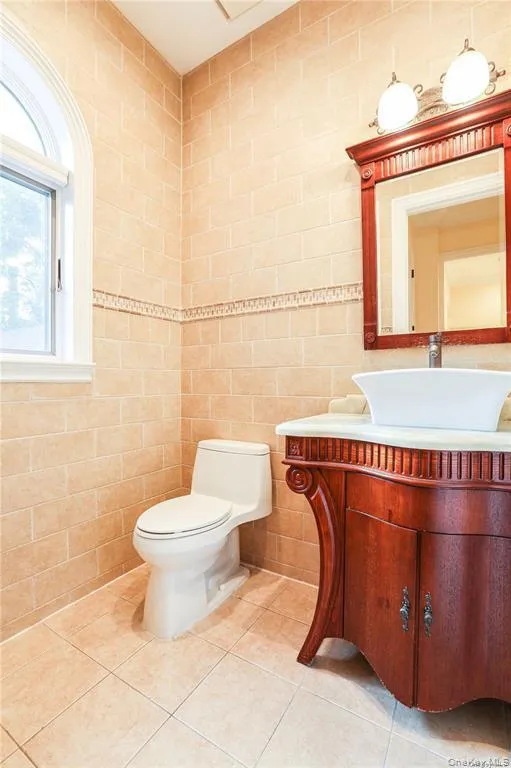 27 Elliot Road, North Hempstead, NY, 4 Bedrooms Bedrooms, 8 Rooms Rooms,4 BathroomsBathrooms,Residential Lease,For Rent,Elliot,0,1020313 27 Elliot Road, North Hempstead, NY, 4 Bedrooms Bedrooms, 8 Rooms Rooms,4 BathroomsBathrooms,Residential Lease,For Rent,Elliot,0,1020313
