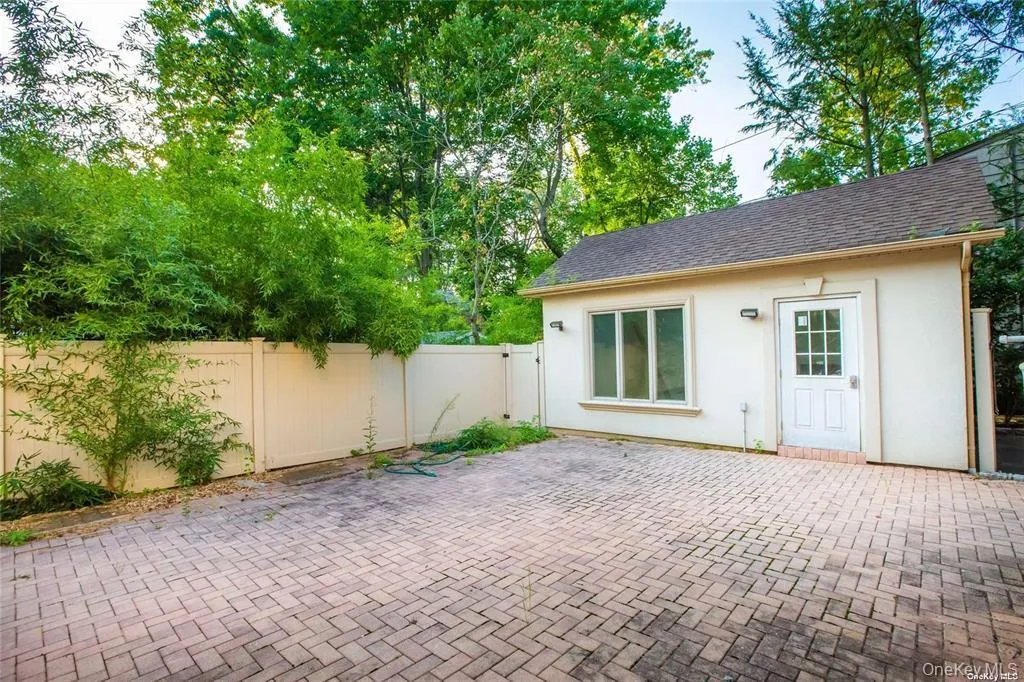 27 Elliot Road, North Hempstead, NY, 4 Bedrooms Bedrooms, 8 Rooms Rooms,4 BathroomsBathrooms,Residential Lease,For Rent,Elliot,0,1020313 27 Elliot Road, North Hempstead, NY, 4 Bedrooms Bedrooms, 8 Rooms Rooms,4 BathroomsBathrooms,Residential Lease,For Rent,Elliot,0,1020313