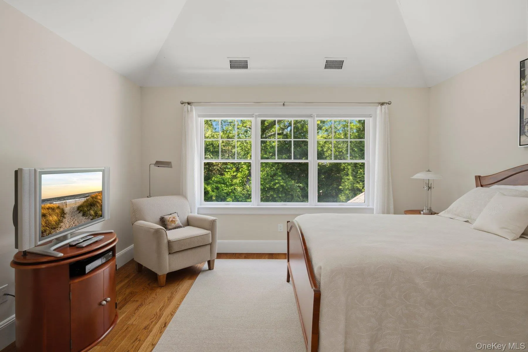 19 Cedarfield Lane, Southampton, NY, 4 Bedrooms Bedrooms, 13 Rooms Rooms,3 BathroomsBathrooms,Residential,For Rent,Cedarfield,0,1020331 19 Cedarfield Lane, Southampton, NY, 4 Bedrooms Bedrooms, 13 Rooms Rooms,3 BathroomsBathrooms,Residential,For Rent,Cedarfield,0,1020331