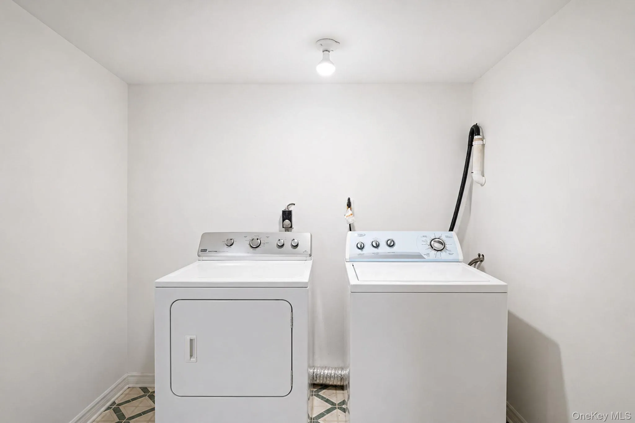 250 Church Street, Hempstead, NY, 3 Bedrooms Bedrooms, 7 Rooms Rooms,2 BathroomsBathrooms,Residential,For Rent,Church,0,1020340 250 Church Street, Hempstead, NY, 3 Bedrooms Bedrooms, 7 Rooms Rooms,2 BathroomsBathrooms,Residential,For Rent,Church,0,1020340