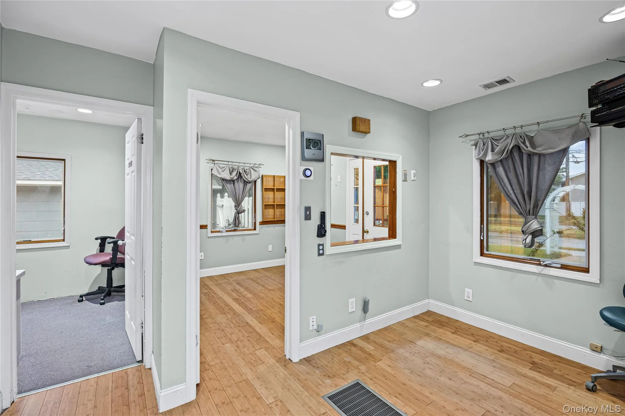 2 Bartel Drive, Huntington, NY, 4 Bedrooms Bedrooms, 8 Rooms Rooms,2 BathroomsBathrooms,Residential,For Rent,Bartel,0,1020342 2 Bartel Drive, Huntington, NY, 4 Bedrooms Bedrooms, 8 Rooms Rooms,2 BathroomsBathrooms,Residential,For Rent,Bartel,0,1020342