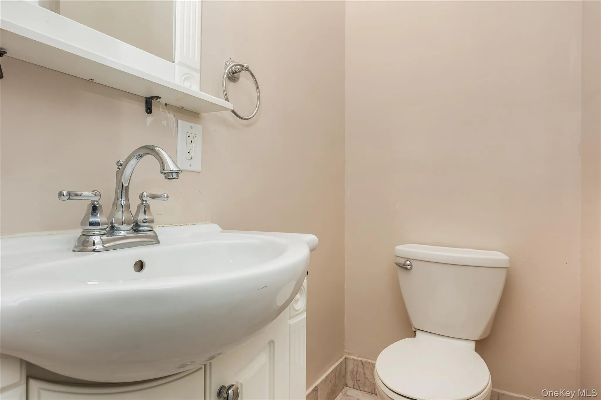 216 Woodbury Road, Oyster Bay, NY, 4 Bedrooms Bedrooms, 8 Rooms Rooms,2 BathroomsBathrooms,Residential,For Rent,Woodbury,0,1020349 216 Woodbury Road, Oyster Bay, NY, 4 Bedrooms Bedrooms, 8 Rooms Rooms,2 BathroomsBathrooms,Residential,For Rent,Woodbury,0,1020349