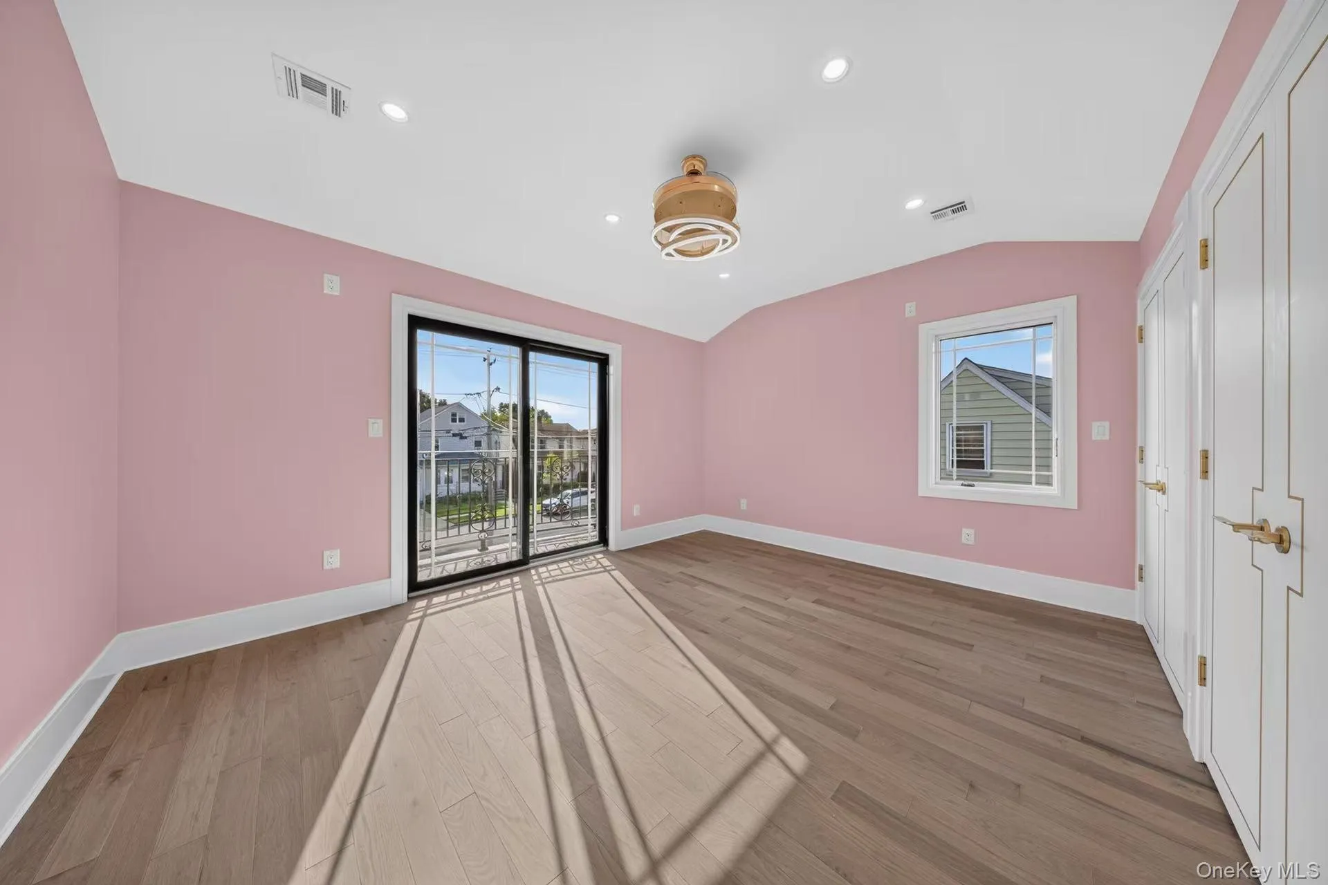 946 Cherry Lane, North Hempstead, NY, 5 Bedrooms Bedrooms, 12 Rooms Rooms,4 BathroomsBathrooms,Residential,For Rent,Cherry,0,1020350 946 Cherry Lane, North Hempstead, NY, 5 Bedrooms Bedrooms, 12 Rooms Rooms,4 BathroomsBathrooms,Residential,For Rent,Cherry,0,1020350