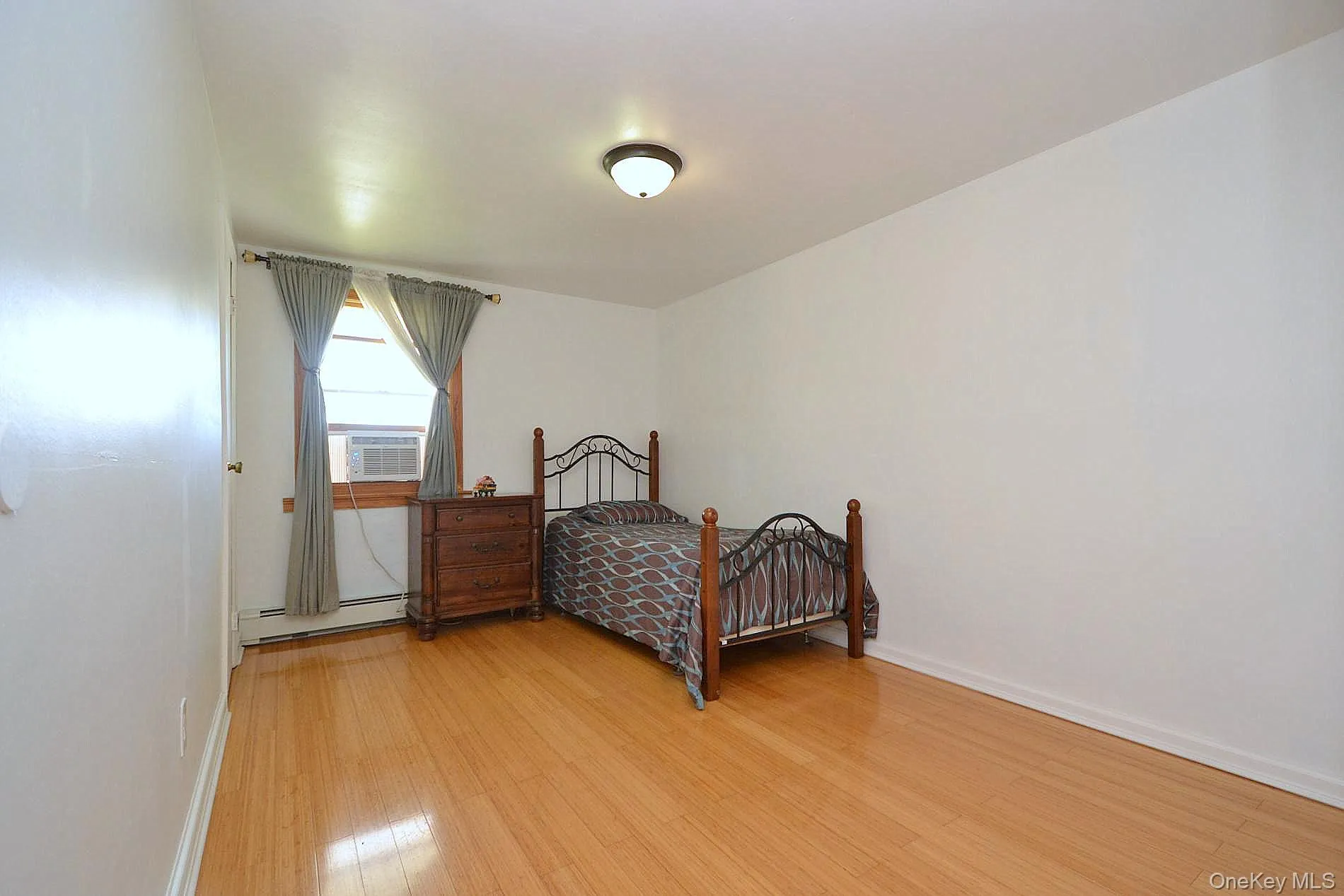 9 Woodbine Street, Brookhaven, NY, 5 Bedrooms Bedrooms, 9 Rooms Rooms,2 BathroomsBathrooms,Residential,For Rent,Woodbine,0,1020356 9 Woodbine Street, Brookhaven, NY, 5 Bedrooms Bedrooms, 9 Rooms Rooms,2 BathroomsBathrooms,Residential,For Rent,Woodbine,0,1020356