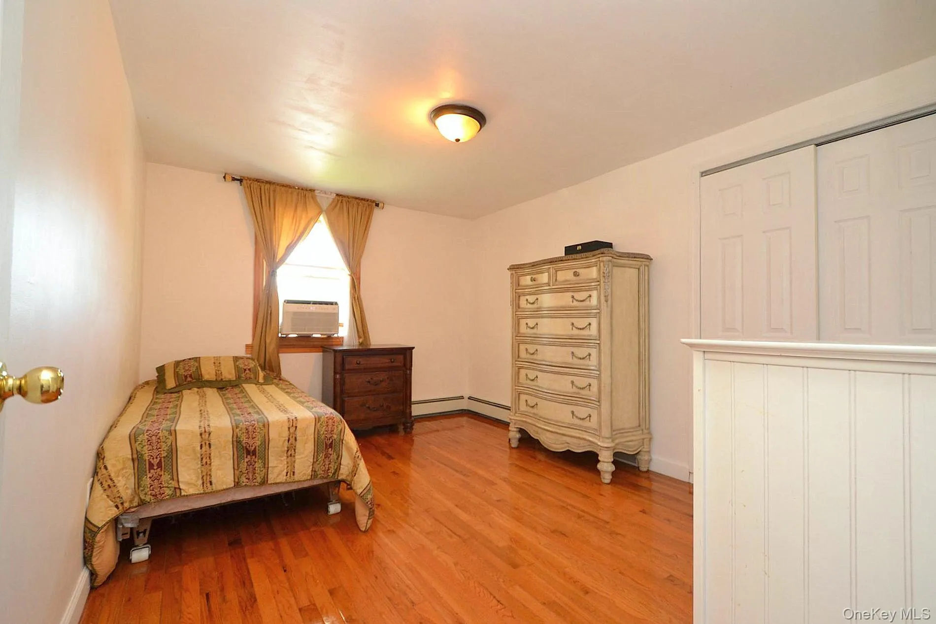 9 Woodbine Street, Brookhaven, NY, 5 Bedrooms Bedrooms, 9 Rooms Rooms,2 BathroomsBathrooms,Residential,For Rent,Woodbine,0,1020356 9 Woodbine Street, Brookhaven, NY, 5 Bedrooms Bedrooms, 9 Rooms Rooms,2 BathroomsBathrooms,Residential,For Rent,Woodbine,0,1020356