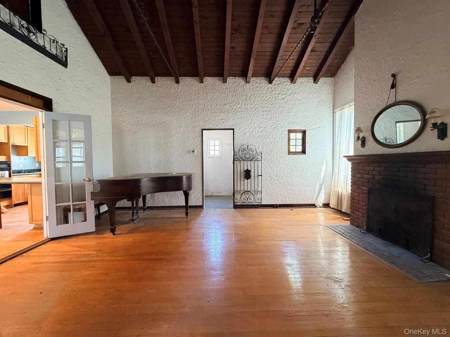 126 Eaton Lane, Islip, NY, 4 Bedrooms Bedrooms, 8 Rooms Rooms,2 BathroomsBathrooms,Residential,For Rent,Eaton,0,1020365 126 Eaton Lane, Islip, NY, 4 Bedrooms Bedrooms, 8 Rooms Rooms,2 BathroomsBathrooms,Residential,For Rent,Eaton,0,1020365