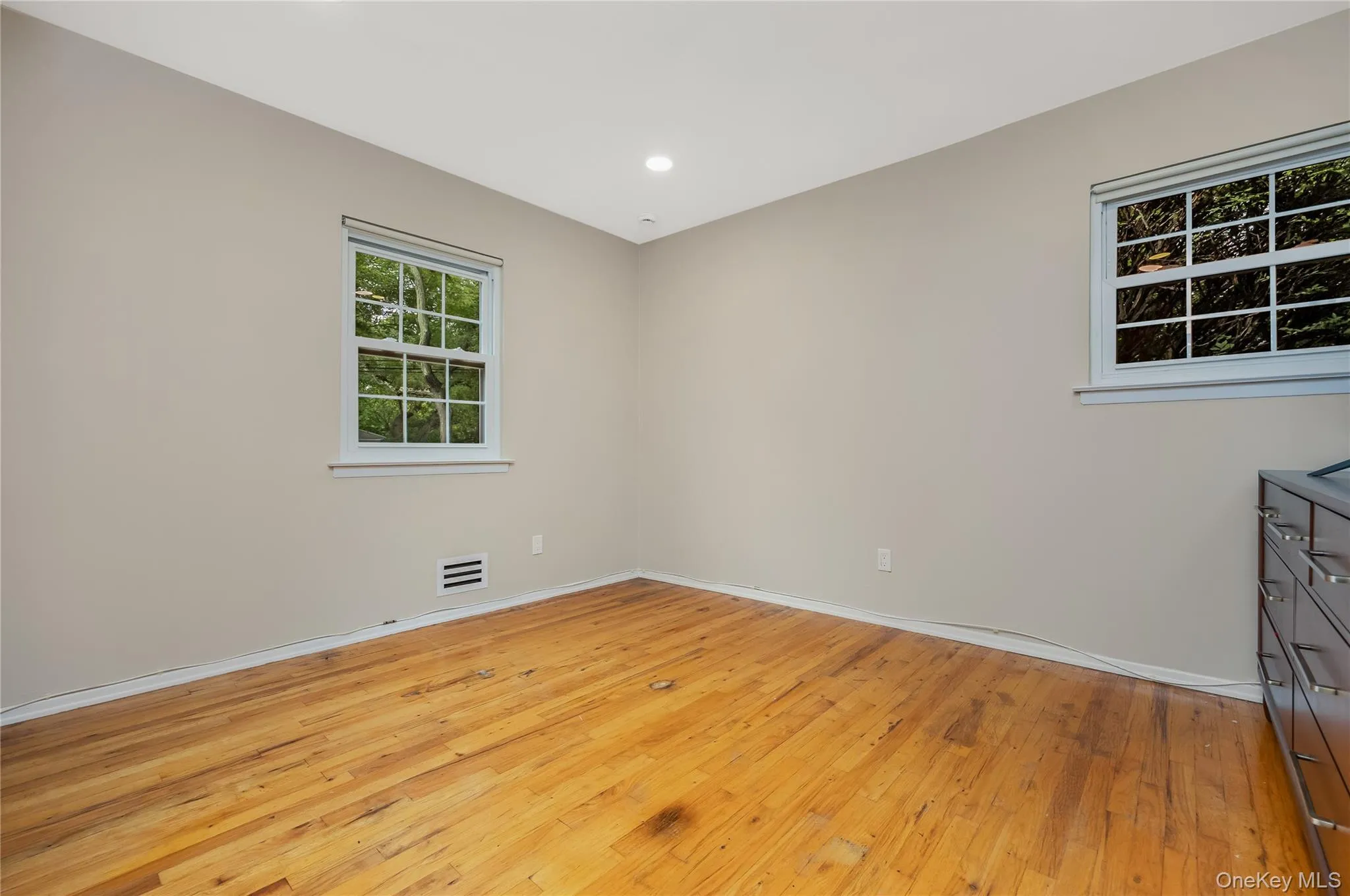 10 Udell Way, Huntington, NY, 3 Bedrooms Bedrooms, 7 Rooms Rooms,2 BathroomsBathrooms,Residential,For Rent,Udell,0,1020373 10 Udell Way, Huntington, NY, 3 Bedrooms Bedrooms, 7 Rooms Rooms,2 BathroomsBathrooms,Residential,For Rent,Udell,0,1020373