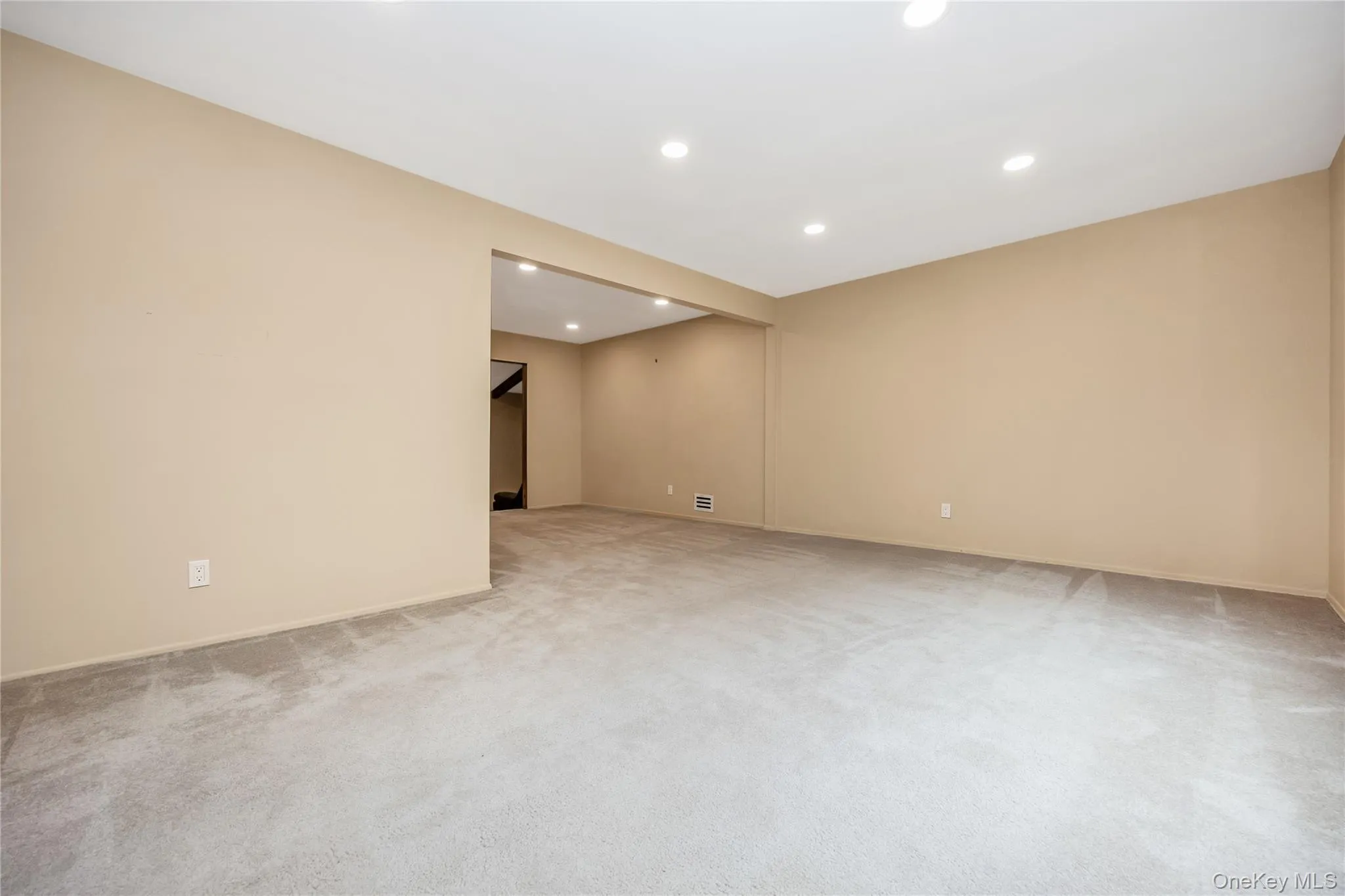 10 Udell Way, Huntington, NY, 3 Bedrooms Bedrooms, 7 Rooms Rooms,2 BathroomsBathrooms,Residential,For Rent,Udell,0,1020373 10 Udell Way, Huntington, NY, 3 Bedrooms Bedrooms, 7 Rooms Rooms,2 BathroomsBathrooms,Residential,For Rent,Udell,0,1020373