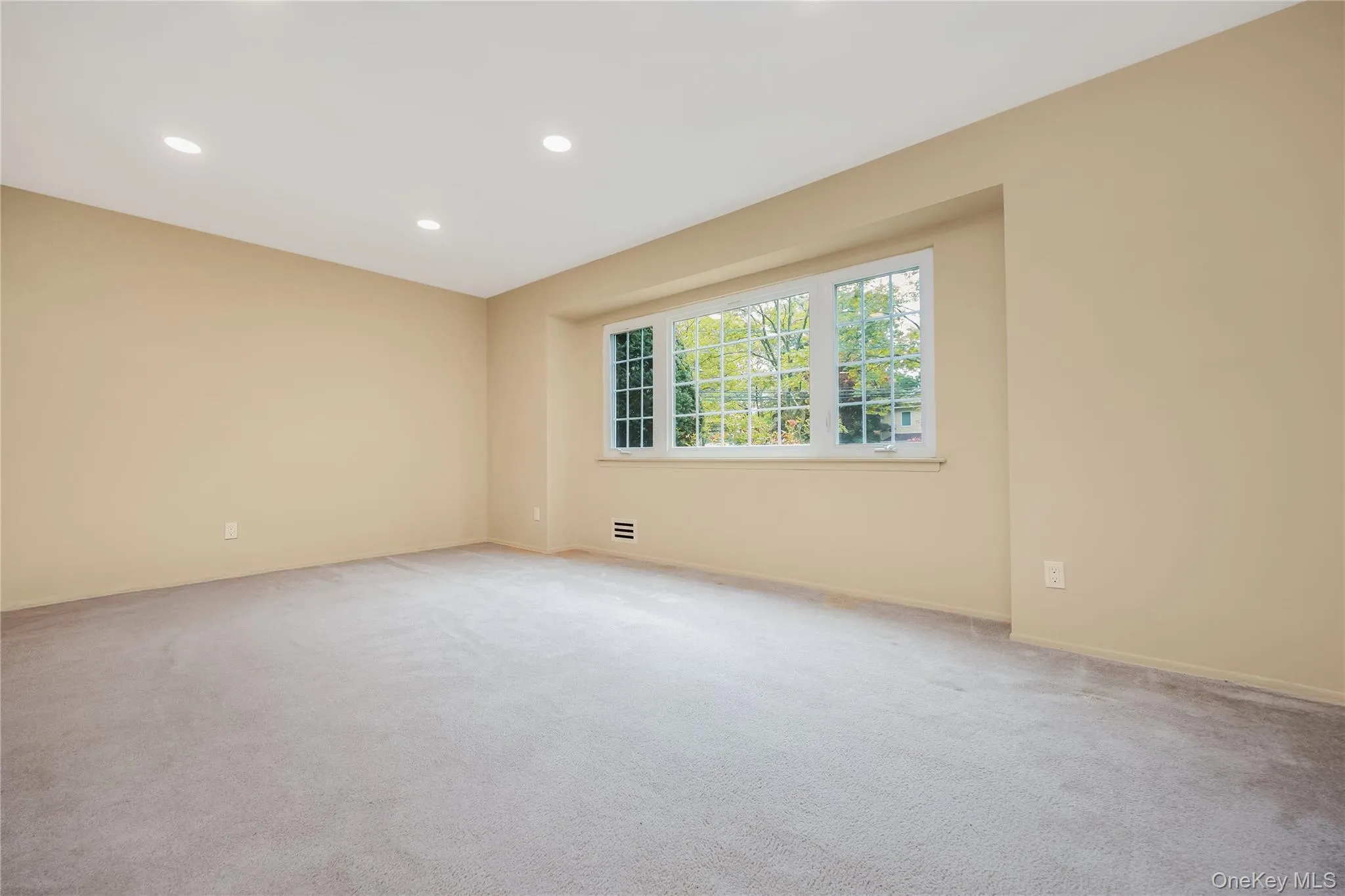 10 Udell Way, Huntington, NY, 3 Bedrooms Bedrooms, 7 Rooms Rooms,2 BathroomsBathrooms,Residential,For Rent,Udell,0,1020373 10 Udell Way, Huntington, NY, 3 Bedrooms Bedrooms, 7 Rooms Rooms,2 BathroomsBathrooms,Residential,For Rent,Udell,0,1020373