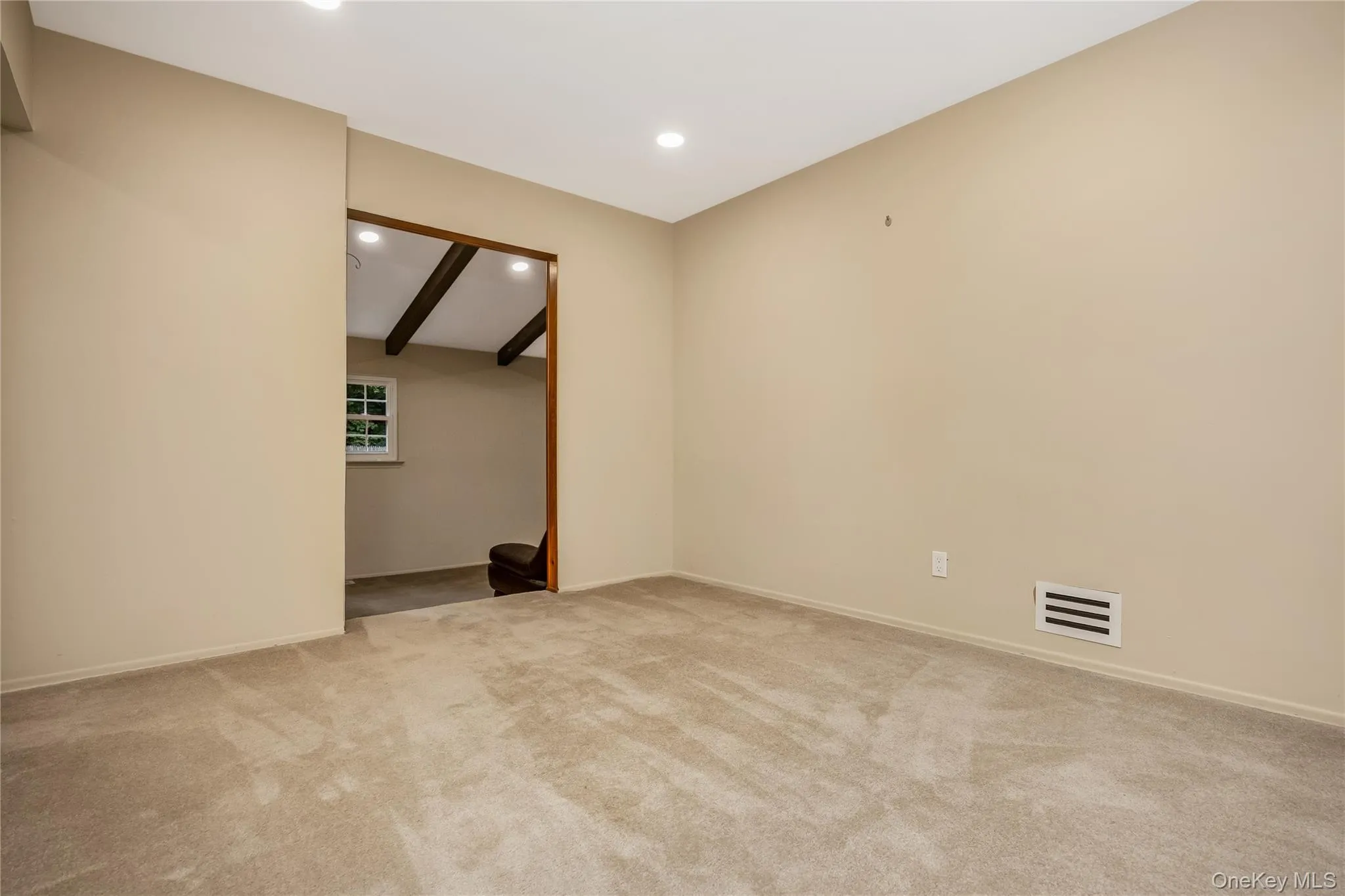 10 Udell Way, Huntington, NY, 3 Bedrooms Bedrooms, 7 Rooms Rooms,2 BathroomsBathrooms,Residential,For Rent,Udell,0,1020373 10 Udell Way, Huntington, NY, 3 Bedrooms Bedrooms, 7 Rooms Rooms,2 BathroomsBathrooms,Residential,For Rent,Udell,0,1020373