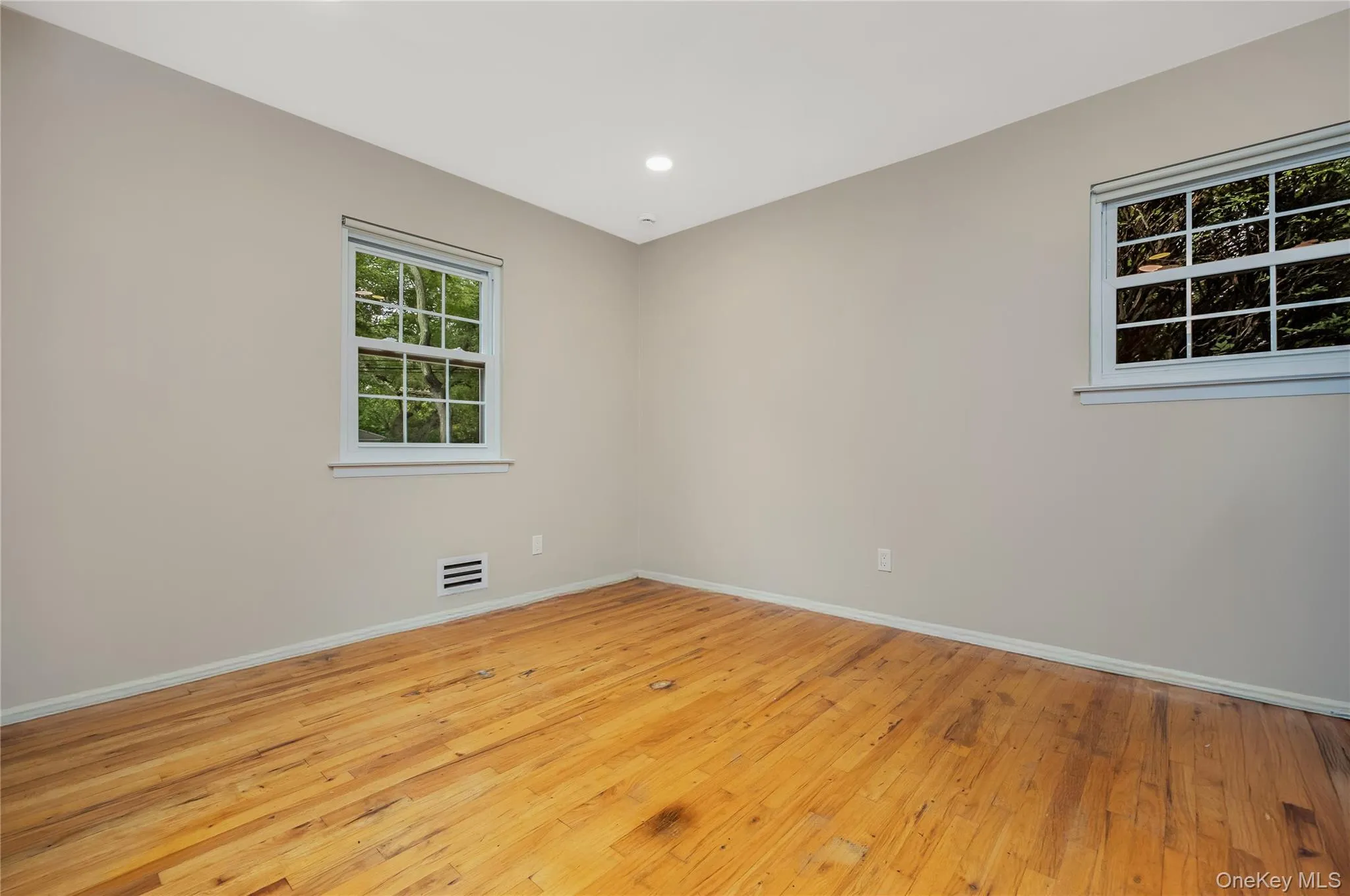 10 Udell Way, Huntington, NY, 3 Bedrooms Bedrooms, 7 Rooms Rooms,2 BathroomsBathrooms,Residential,For Rent,Udell,0,1020373 10 Udell Way, Huntington, NY, 3 Bedrooms Bedrooms, 7 Rooms Rooms,2 BathroomsBathrooms,Residential,For Rent,Udell,0,1020373