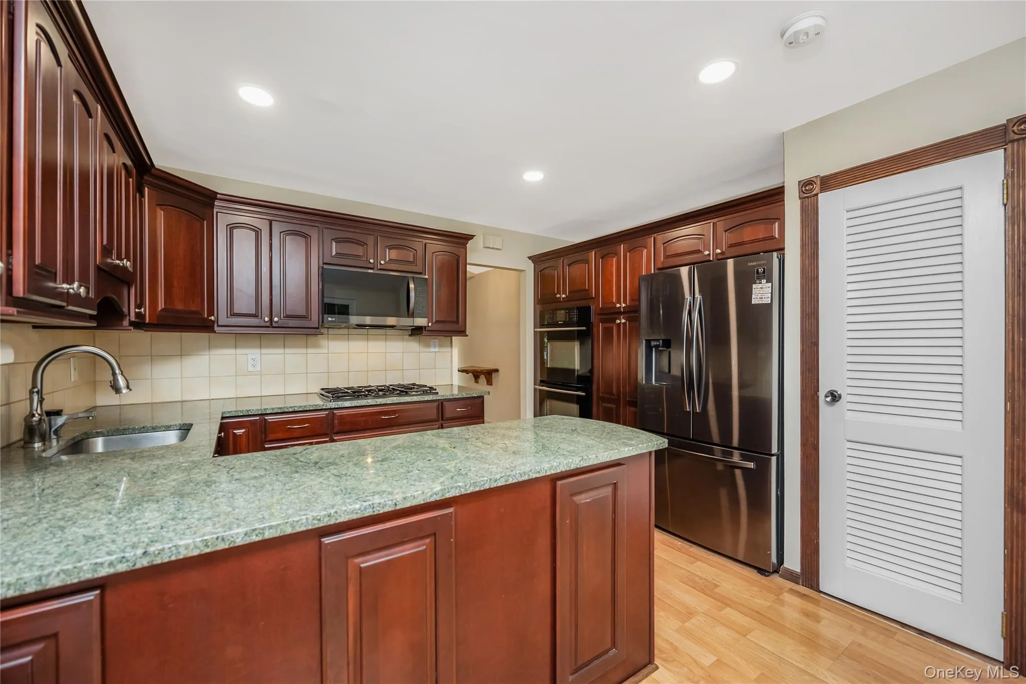 10 Udell Way, Huntington, NY, 3 Bedrooms Bedrooms, 7 Rooms Rooms,2 BathroomsBathrooms,Residential,For Rent,Udell,0,1020373 10 Udell Way, Huntington, NY, 3 Bedrooms Bedrooms, 7 Rooms Rooms,2 BathroomsBathrooms,Residential,For Rent,Udell,0,1020373