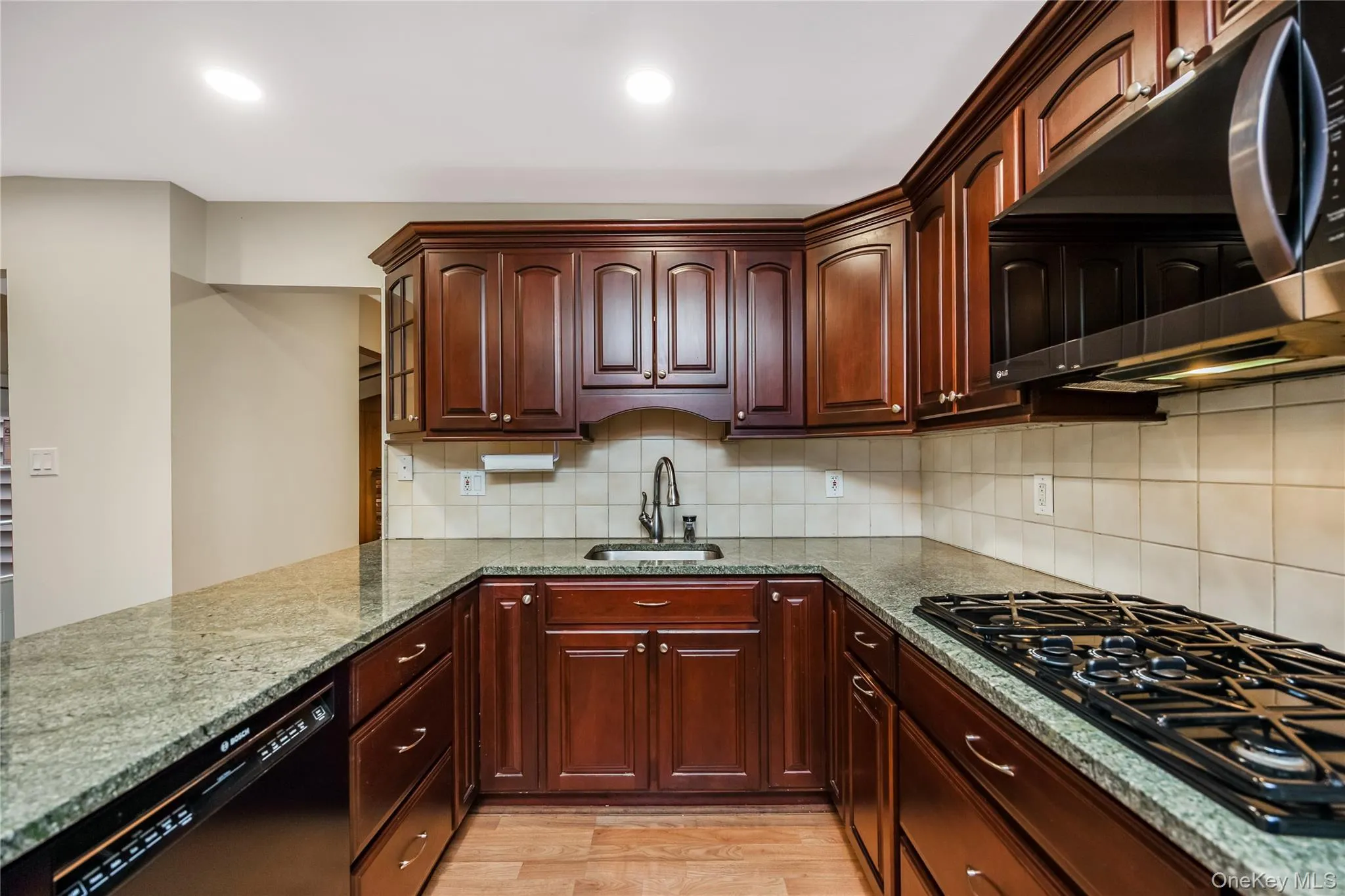 10 Udell Way, Huntington, NY, 3 Bedrooms Bedrooms, 7 Rooms Rooms,2 BathroomsBathrooms,Residential,For Rent,Udell,0,1020373 10 Udell Way, Huntington, NY, 3 Bedrooms Bedrooms, 7 Rooms Rooms,2 BathroomsBathrooms,Residential,For Rent,Udell,0,1020373