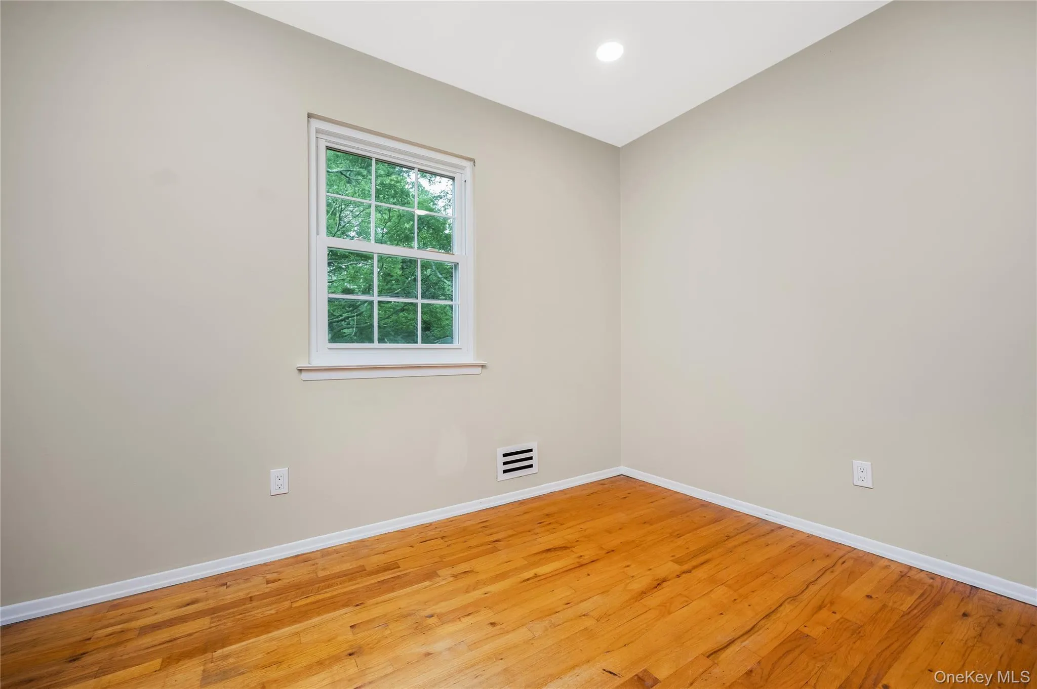 10 Udell Way, Huntington, NY, 3 Bedrooms Bedrooms, 7 Rooms Rooms,2 BathroomsBathrooms,Residential,For Rent,Udell,0,1020373 10 Udell Way, Huntington, NY, 3 Bedrooms Bedrooms, 7 Rooms Rooms,2 BathroomsBathrooms,Residential,For Rent,Udell,0,1020373