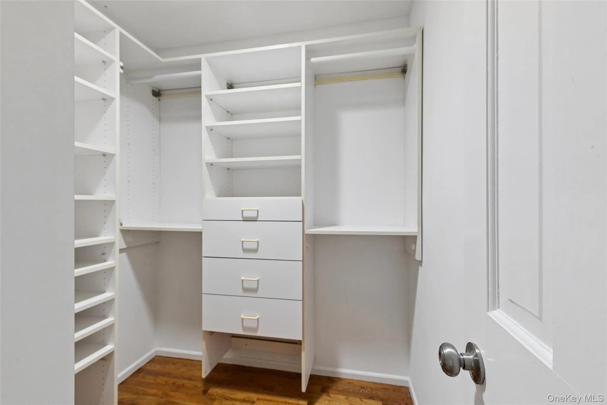 12 Ridge Road, Brookhaven, NY, 5 Bedrooms Bedrooms, 11 Rooms Rooms,3 BathroomsBathrooms,Residential,For Rent,Ridge,0,1020376 12 Ridge Road, Brookhaven, NY, 5 Bedrooms Bedrooms, 11 Rooms Rooms,3 BathroomsBathrooms,Residential,For Rent,Ridge,0,1020376