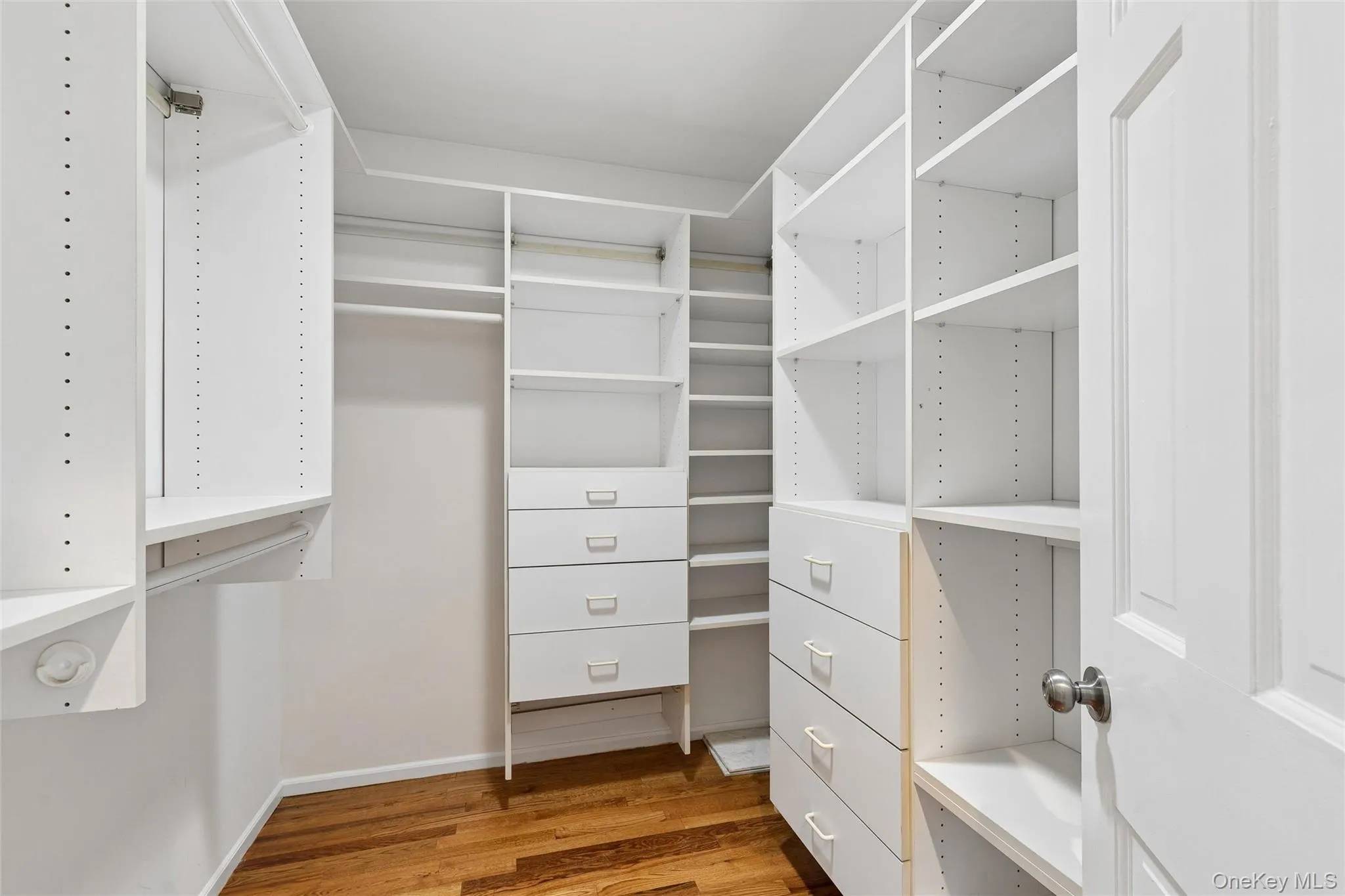 12 Ridge Road, Brookhaven, NY, 5 Bedrooms Bedrooms, 11 Rooms Rooms,3 BathroomsBathrooms,Residential,For Rent,Ridge,0,1020376 12 Ridge Road, Brookhaven, NY, 5 Bedrooms Bedrooms, 11 Rooms Rooms,3 BathroomsBathrooms,Residential,For Rent,Ridge,0,1020376
