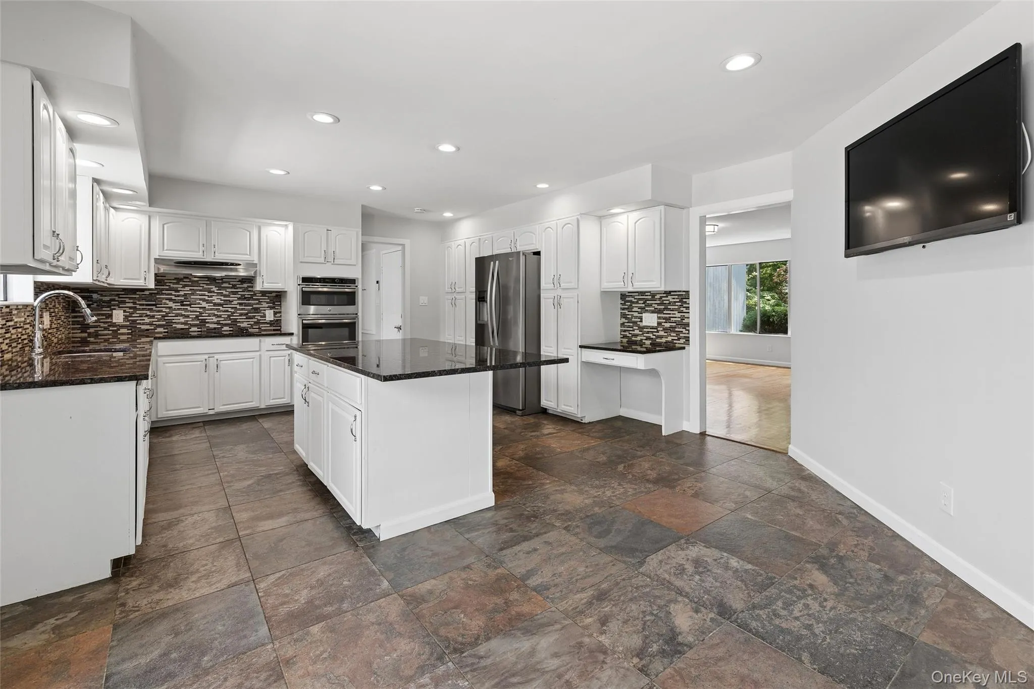 Granite and stainless steel appliances Granite and stainless steel appliances