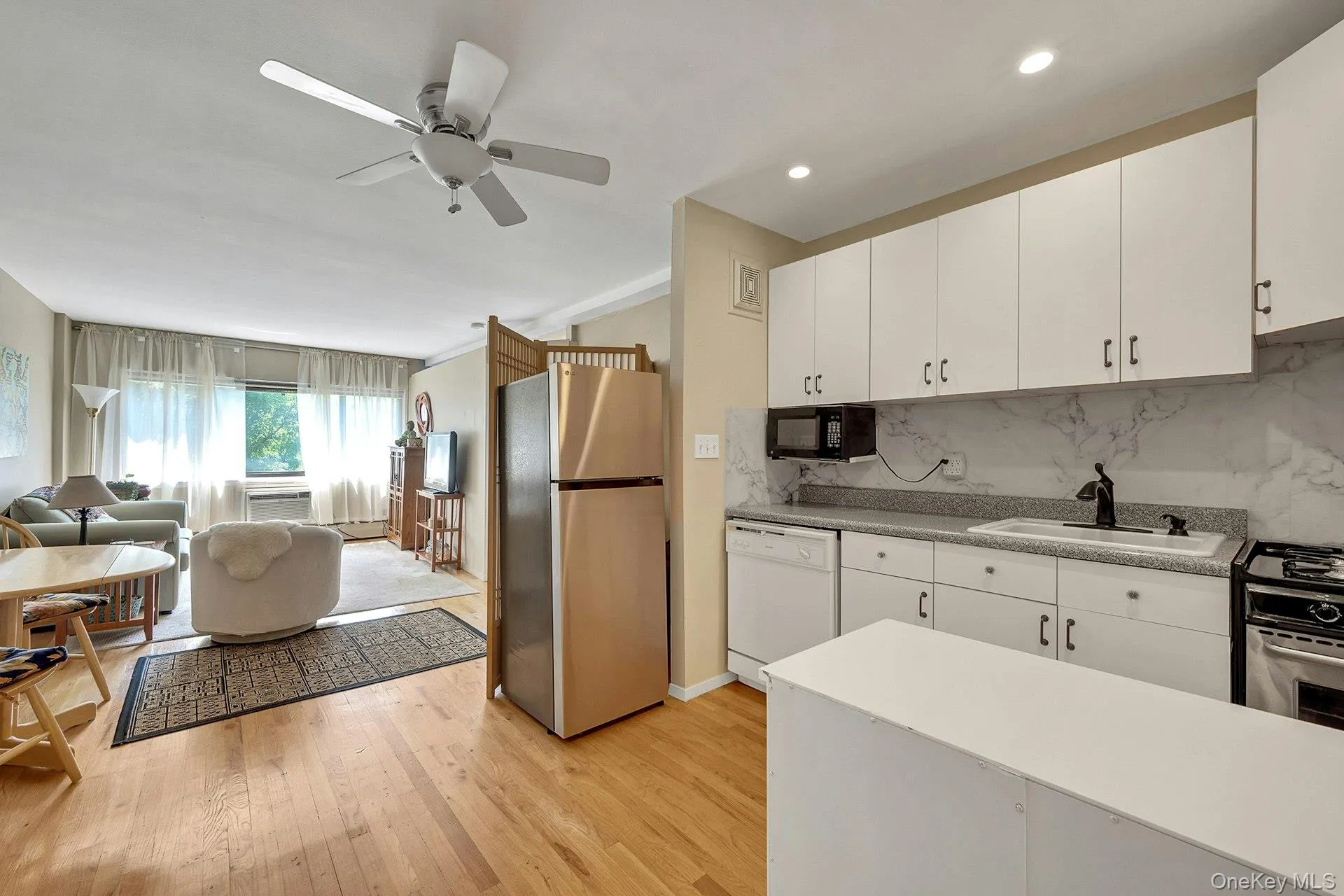 2221 Palmer Avenue, New Rochelle, NY, 1 Room Rooms,1 BathroomBathrooms,Residential,For Rent,Palmer,0,1020380 2221 Palmer Avenue, New Rochelle, NY, 1 Room Rooms,1 BathroomBathrooms,Residential,For Rent,Palmer,0,1020380
