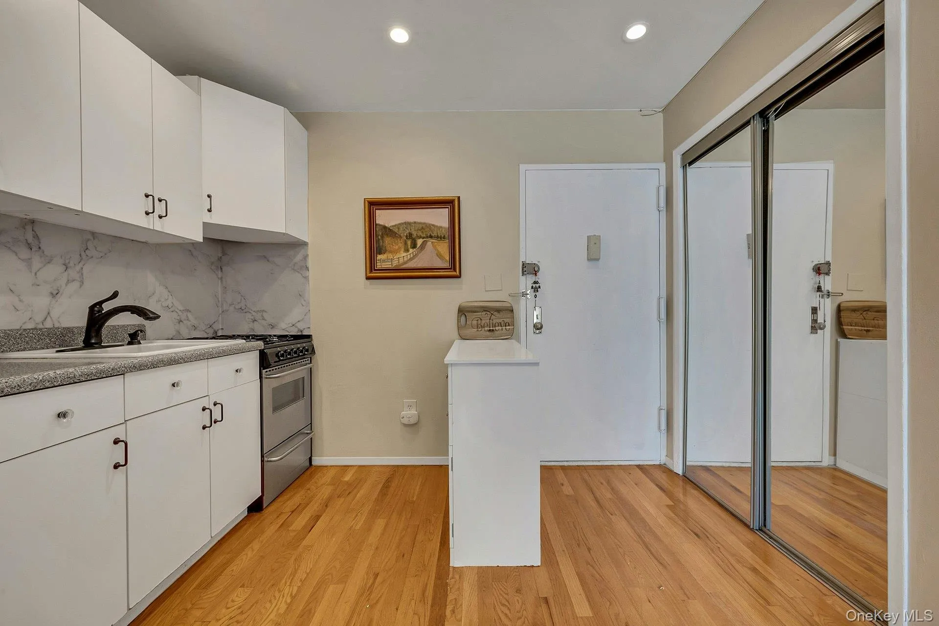 2221 Palmer Avenue, New Rochelle, NY, 1 Room Rooms,1 BathroomBathrooms,Residential,For Rent,Palmer,0,1020380 2221 Palmer Avenue, New Rochelle, NY, 1 Room Rooms,1 BathroomBathrooms,Residential,For Rent,Palmer,0,1020380