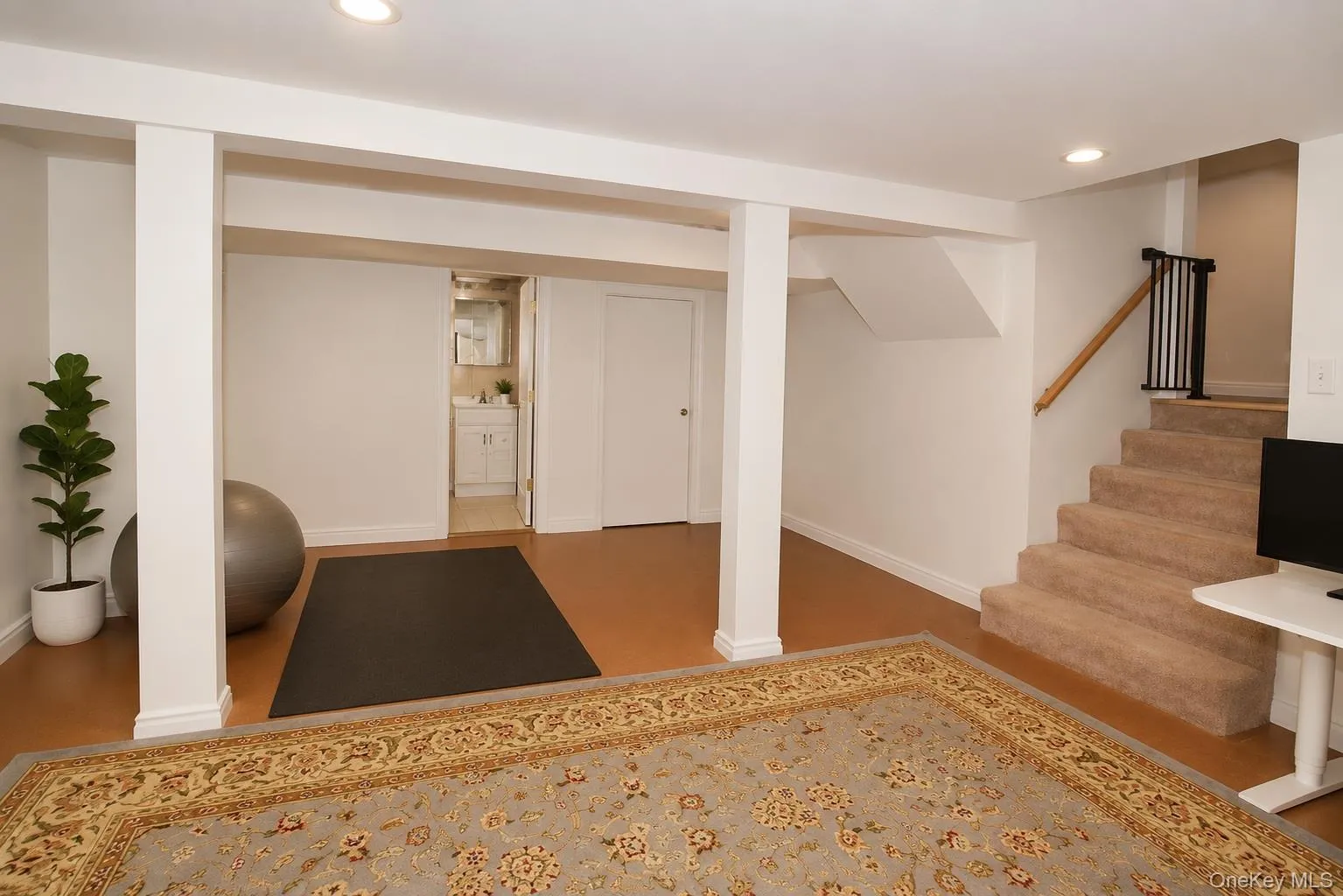 51 Whitman Avenue, Oyster Bay, NY, 3 Bedrooms Bedrooms, 8 Rooms Rooms,2 BathroomsBathrooms,Residential Lease,For Rent,Whitman,0,1020383 51 Whitman Avenue, Oyster Bay, NY, 3 Bedrooms Bedrooms, 8 Rooms Rooms,2 BathroomsBathrooms,Residential Lease,For Rent,Whitman,0,1020383