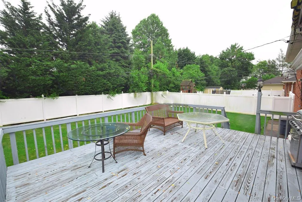 51 Whitman Avenue, Oyster Bay, NY, 3 Bedrooms Bedrooms, 8 Rooms Rooms,2 BathroomsBathrooms,Residential Lease,For Rent,Whitman,0,1020383 51 Whitman Avenue, Oyster Bay, NY, 3 Bedrooms Bedrooms, 8 Rooms Rooms,2 BathroomsBathrooms,Residential Lease,For Rent,Whitman,0,1020383