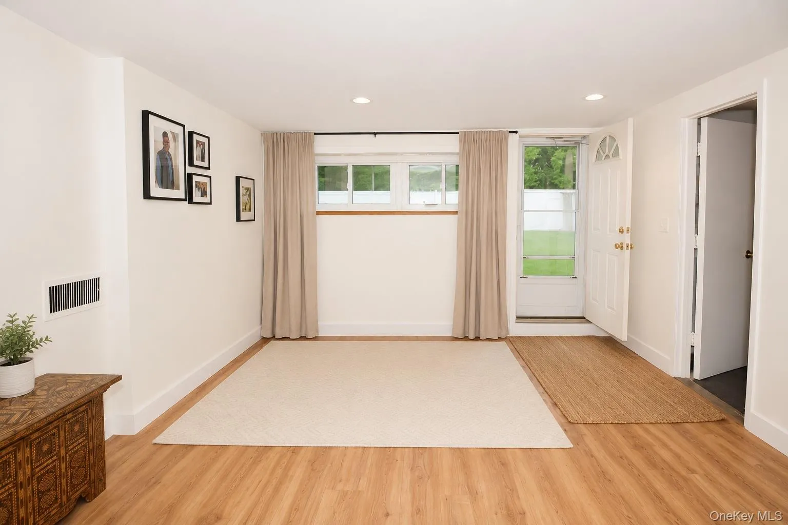 51 Whitman Avenue, Oyster Bay, NY, 3 Bedrooms Bedrooms, 8 Rooms Rooms,2 BathroomsBathrooms,Residential Lease,For Rent,Whitman,0,1020383 51 Whitman Avenue, Oyster Bay, NY, 3 Bedrooms Bedrooms, 8 Rooms Rooms,2 BathroomsBathrooms,Residential Lease,For Rent,Whitman,0,1020383