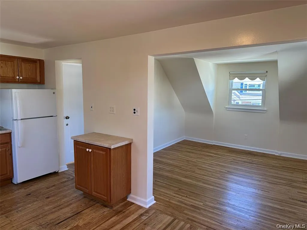 one Waverly Place, Hempstead, NY, 1 Bedroom Bedrooms, 4 Rooms Rooms,1 BathroomBathrooms,Residential Lease,For Rent,Waverly,0,1020386 one Waverly Place, Hempstead, NY, 1 Bedroom Bedrooms, 4 Rooms Rooms,1 BathroomBathrooms,Residential Lease,For Rent,Waverly,0,1020386