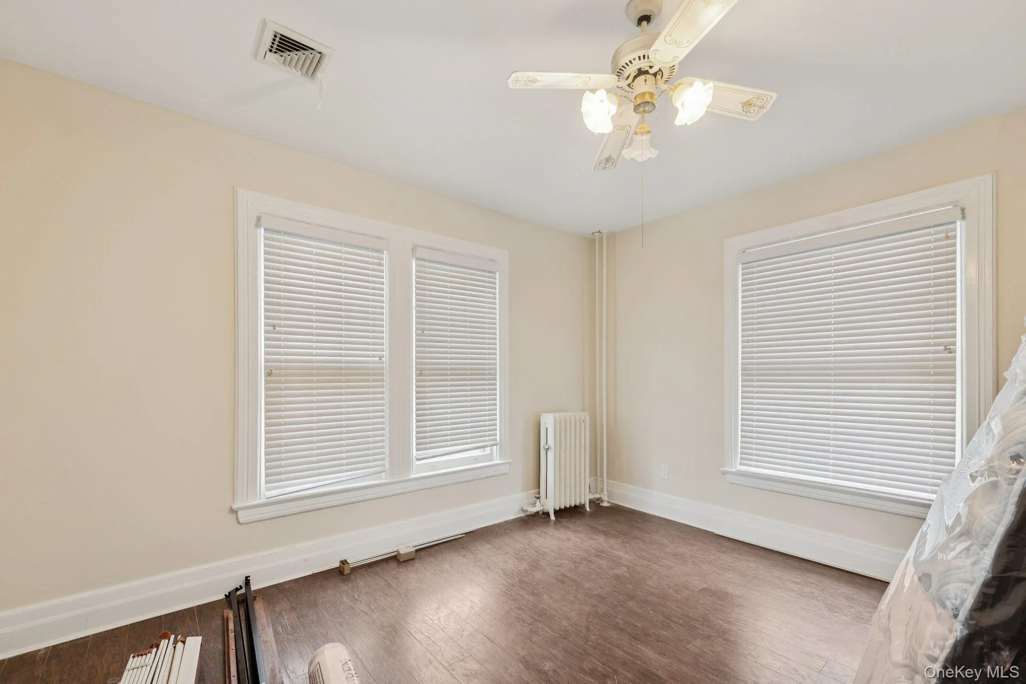 397 Split Rock Road, Oyster Bay, NY, 6 Bedrooms Bedrooms, 10 Rooms Rooms,3 BathroomsBathrooms,Residential Lease,For Rent,Split Rock,0,1020395 397 Split Rock Road, Oyster Bay, NY, 6 Bedrooms Bedrooms, 10 Rooms Rooms,3 BathroomsBathrooms,Residential Lease,For Rent,Split Rock,0,1020395