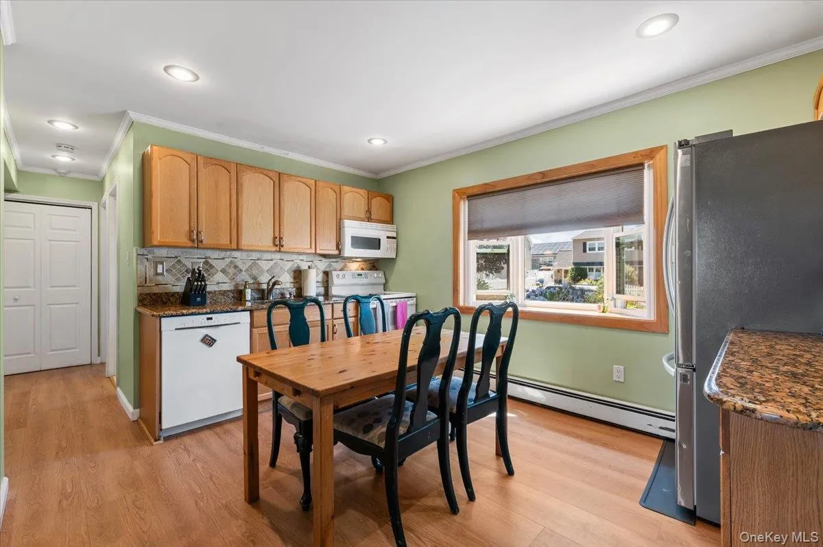 7 Chickadee Lane, Hempstead, NY, 4 Bedrooms Bedrooms, 6 Rooms Rooms,2 BathroomsBathrooms,Residential Lease,For Rent,Chickadee,0,1020397 7 Chickadee Lane, Hempstead, NY, 4 Bedrooms Bedrooms, 6 Rooms Rooms,2 BathroomsBathrooms,Residential Lease,For Rent,Chickadee,0,1020397