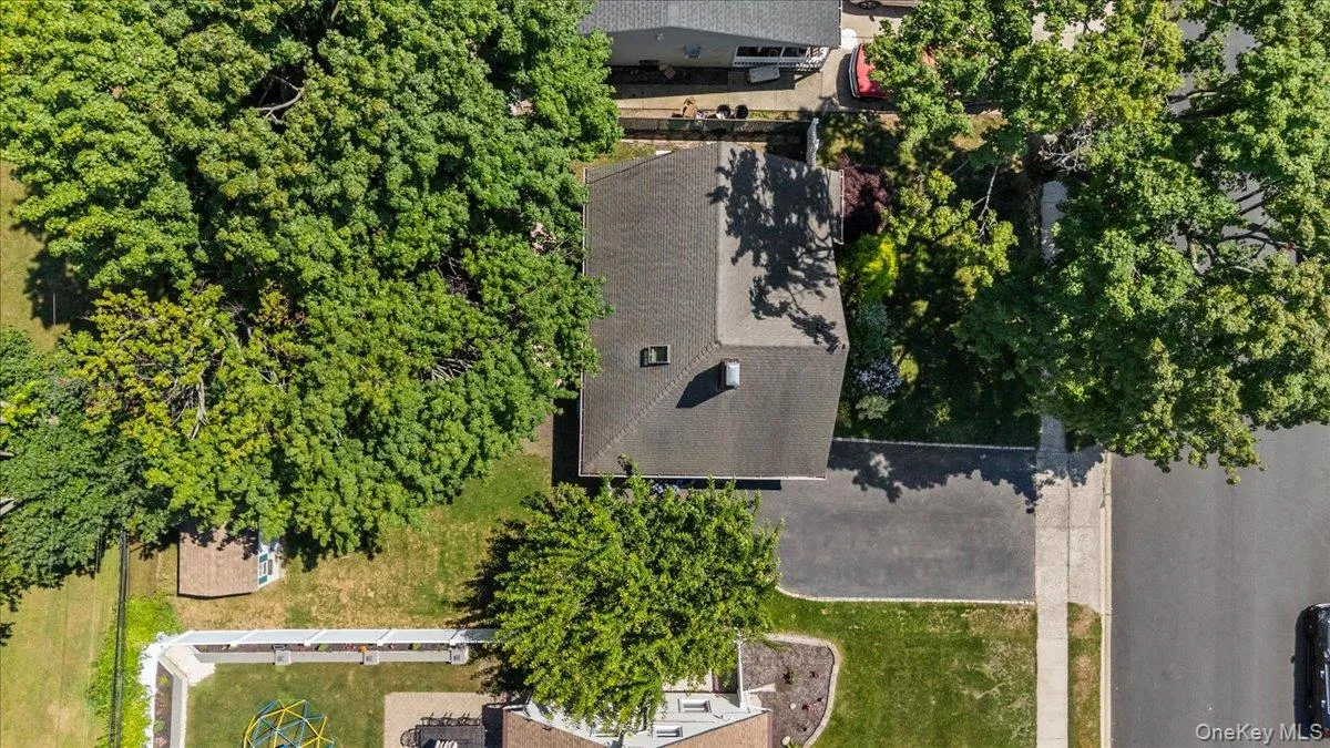 7 Chickadee Lane, Hempstead, NY, 4 Bedrooms Bedrooms, 6 Rooms Rooms,2 BathroomsBathrooms,Residential Lease,For Rent,Chickadee,0,1020397 7 Chickadee Lane, Hempstead, NY, 4 Bedrooms Bedrooms, 6 Rooms Rooms,2 BathroomsBathrooms,Residential Lease,For Rent,Chickadee,0,1020397