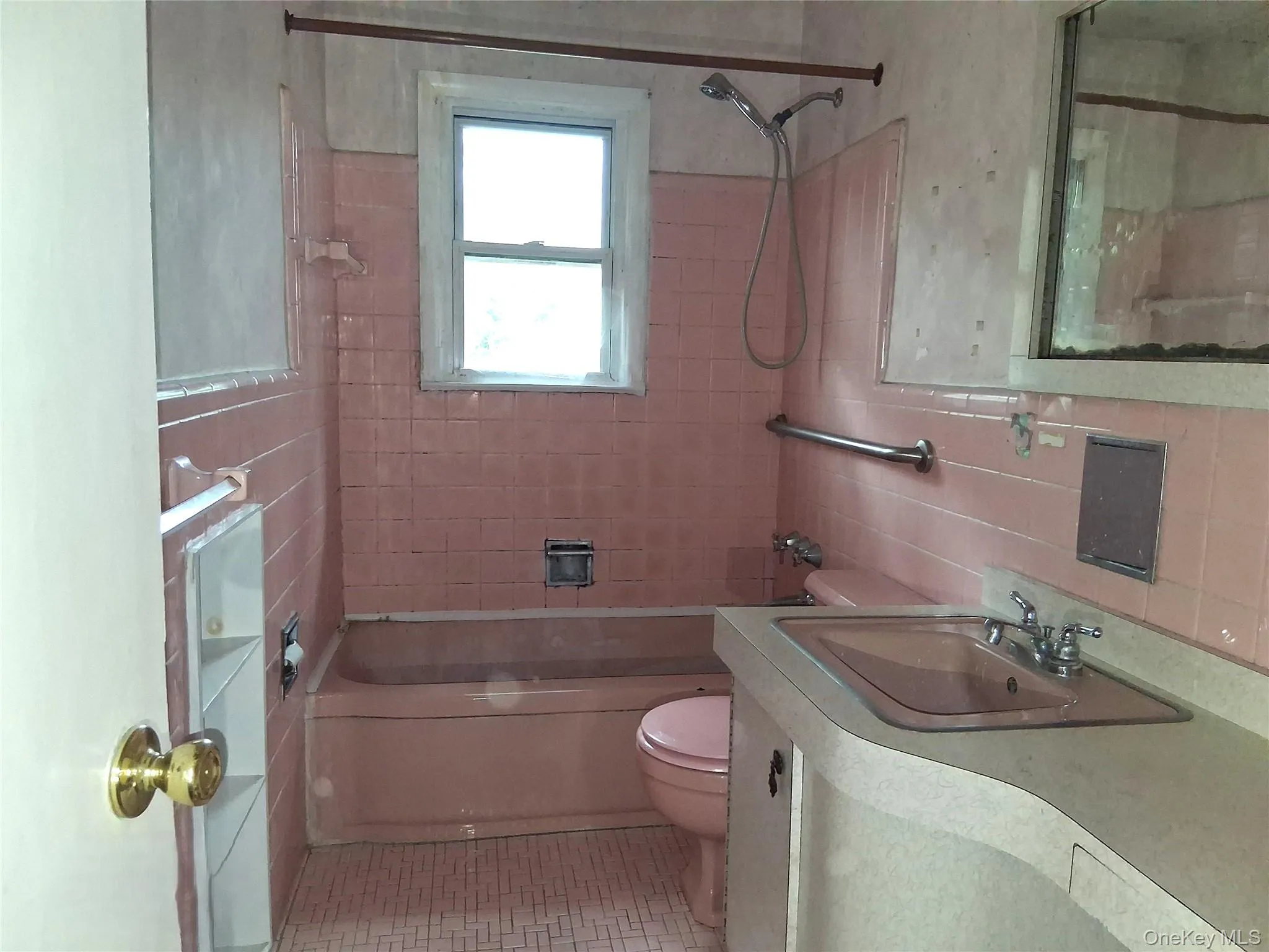 1036 Furth Road, Hempstead, NY, 3 Bedrooms Bedrooms, 6 Rooms Rooms,2 BathroomsBathrooms,Residential,For Rent,Furth,0,1020402 1036 Furth Road, Hempstead, NY, 3 Bedrooms Bedrooms, 6 Rooms Rooms,2 BathroomsBathrooms,Residential,For Rent,Furth,0,1020402