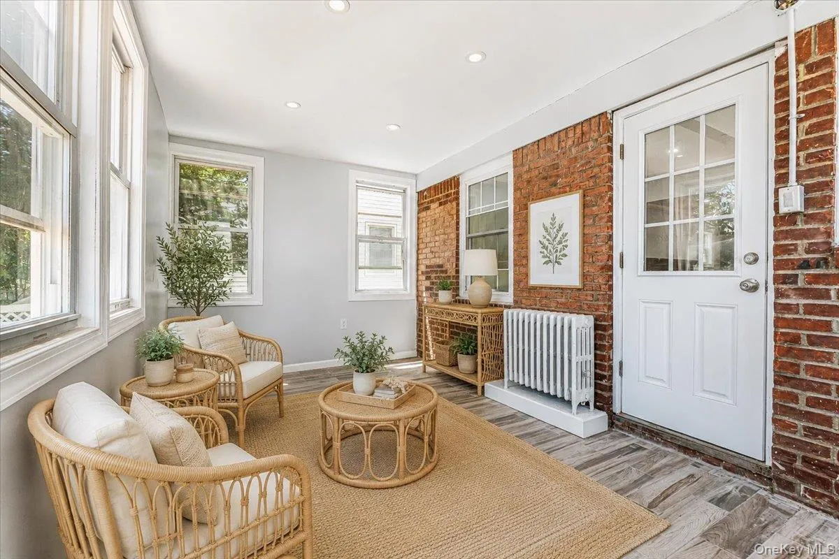 15 Astor Place, Hempstead, NY, 4 Bedrooms Bedrooms, 9 Rooms Rooms,2 BathroomsBathrooms,Residential,For Rent,Astor,0,1020404 15 Astor Place, Hempstead, NY, 4 Bedrooms Bedrooms, 9 Rooms Rooms,2 BathroomsBathrooms,Residential,For Rent,Astor,0,1020404