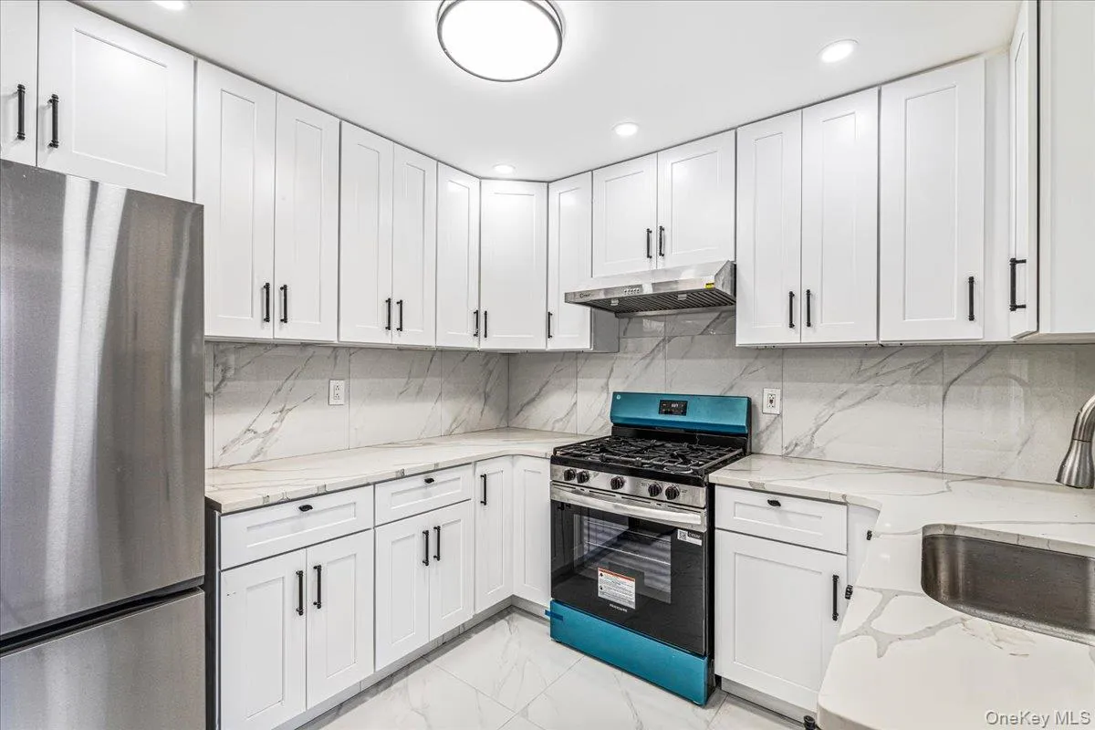 15 Astor Place, Hempstead, NY, 4 Bedrooms Bedrooms, 9 Rooms Rooms,2 BathroomsBathrooms,Residential,For Rent,Astor,0,1020404 15 Astor Place, Hempstead, NY, 4 Bedrooms Bedrooms, 9 Rooms Rooms,2 BathroomsBathrooms,Residential,For Rent,Astor,0,1020404