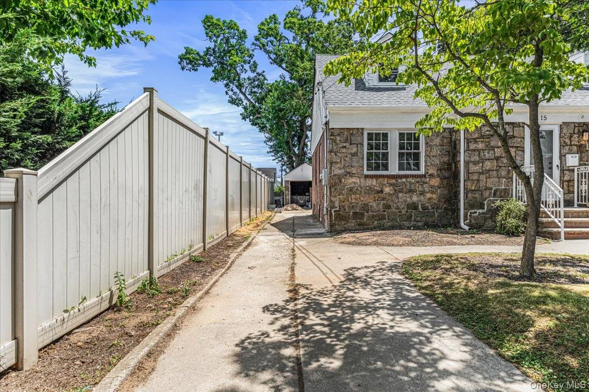 15 Astor Place, Hempstead, NY, 4 Bedrooms Bedrooms, 9 Rooms Rooms,2 BathroomsBathrooms,Residential,For Rent,Astor,0,1020404 15 Astor Place, Hempstead, NY, 4 Bedrooms Bedrooms, 9 Rooms Rooms,2 BathroomsBathrooms,Residential,For Rent,Astor,0,1020404