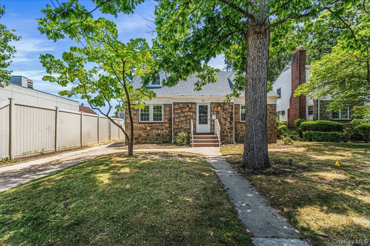 15 Astor Place, Hempstead, NY, 4 Bedrooms Bedrooms, 9 Rooms Rooms,2 BathroomsBathrooms,Residential,For Rent,Astor,0,1020404 15 Astor Place, Hempstead, NY, 4 Bedrooms Bedrooms, 9 Rooms Rooms,2 BathroomsBathrooms,Residential,For Rent,Astor,0,1020404