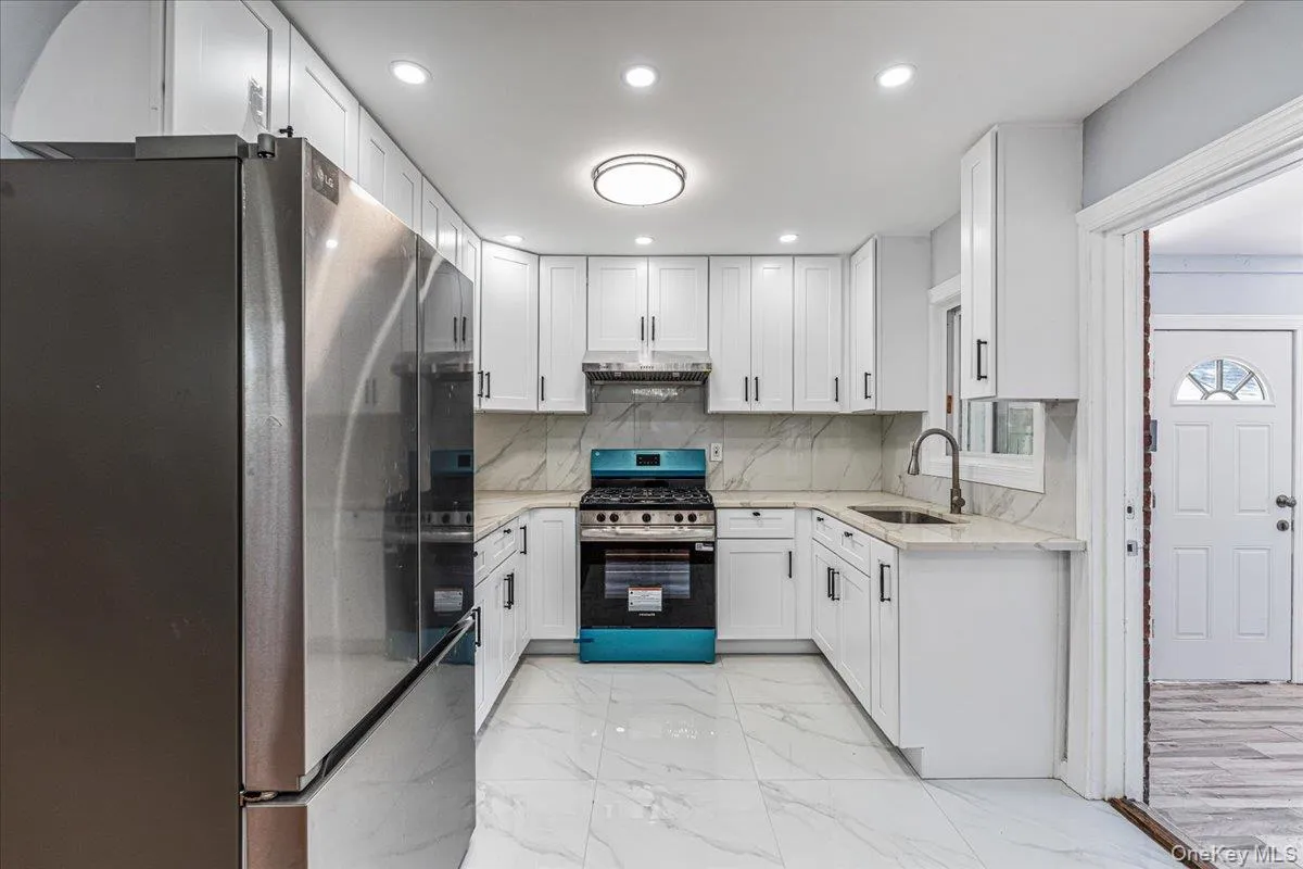 15 Astor Place, Hempstead, NY, 4 Bedrooms Bedrooms, 9 Rooms Rooms,2 BathroomsBathrooms,Residential,For Rent,Astor,0,1020404 15 Astor Place, Hempstead, NY, 4 Bedrooms Bedrooms, 9 Rooms Rooms,2 BathroomsBathrooms,Residential,For Rent,Astor,0,1020404