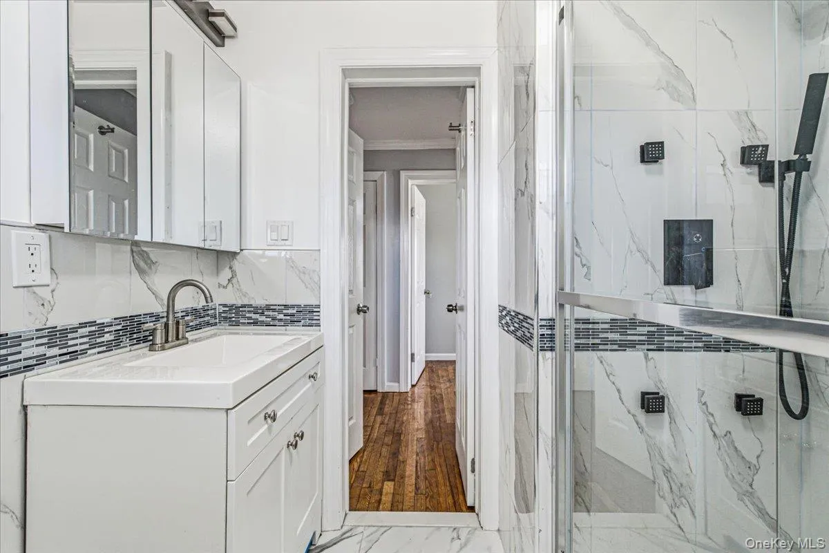 15 Astor Place, Hempstead, NY, 4 Bedrooms Bedrooms, 9 Rooms Rooms,2 BathroomsBathrooms,Residential,For Rent,Astor,0,1020404 15 Astor Place, Hempstead, NY, 4 Bedrooms Bedrooms, 9 Rooms Rooms,2 BathroomsBathrooms,Residential,For Rent,Astor,0,1020404