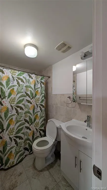 46-45 193rd Street, New York, NY, 3 Bedrooms Bedrooms, 7 Rooms Rooms,2 BathroomsBathrooms,Residential Lease,For Rent,193rd,0,1020409 46-45 193rd Street, New York, NY, 3 Bedrooms Bedrooms, 7 Rooms Rooms,2 BathroomsBathrooms,Residential Lease,For Rent,193rd,0,1020409
