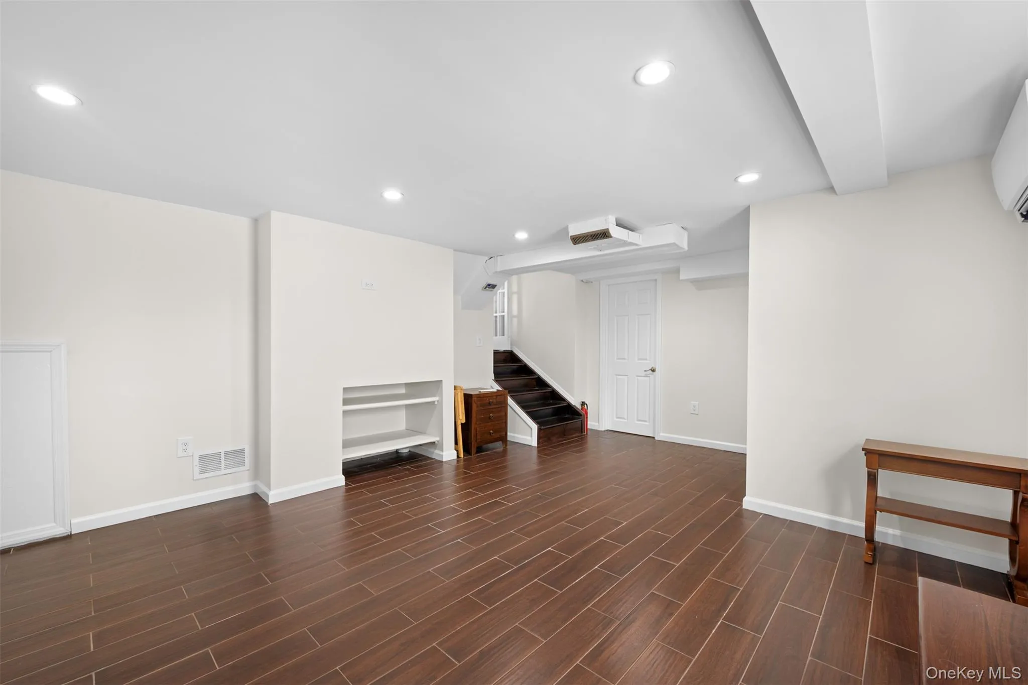 40 Martha Street, Hempstead, NY, 4 Bedrooms Bedrooms, 8 Rooms Rooms,2 BathroomsBathrooms,Residential,For Rent,Martha,0,1020410 40 Martha Street, Hempstead, NY, 4 Bedrooms Bedrooms, 8 Rooms Rooms,2 BathroomsBathrooms,Residential,For Rent,Martha,0,1020410