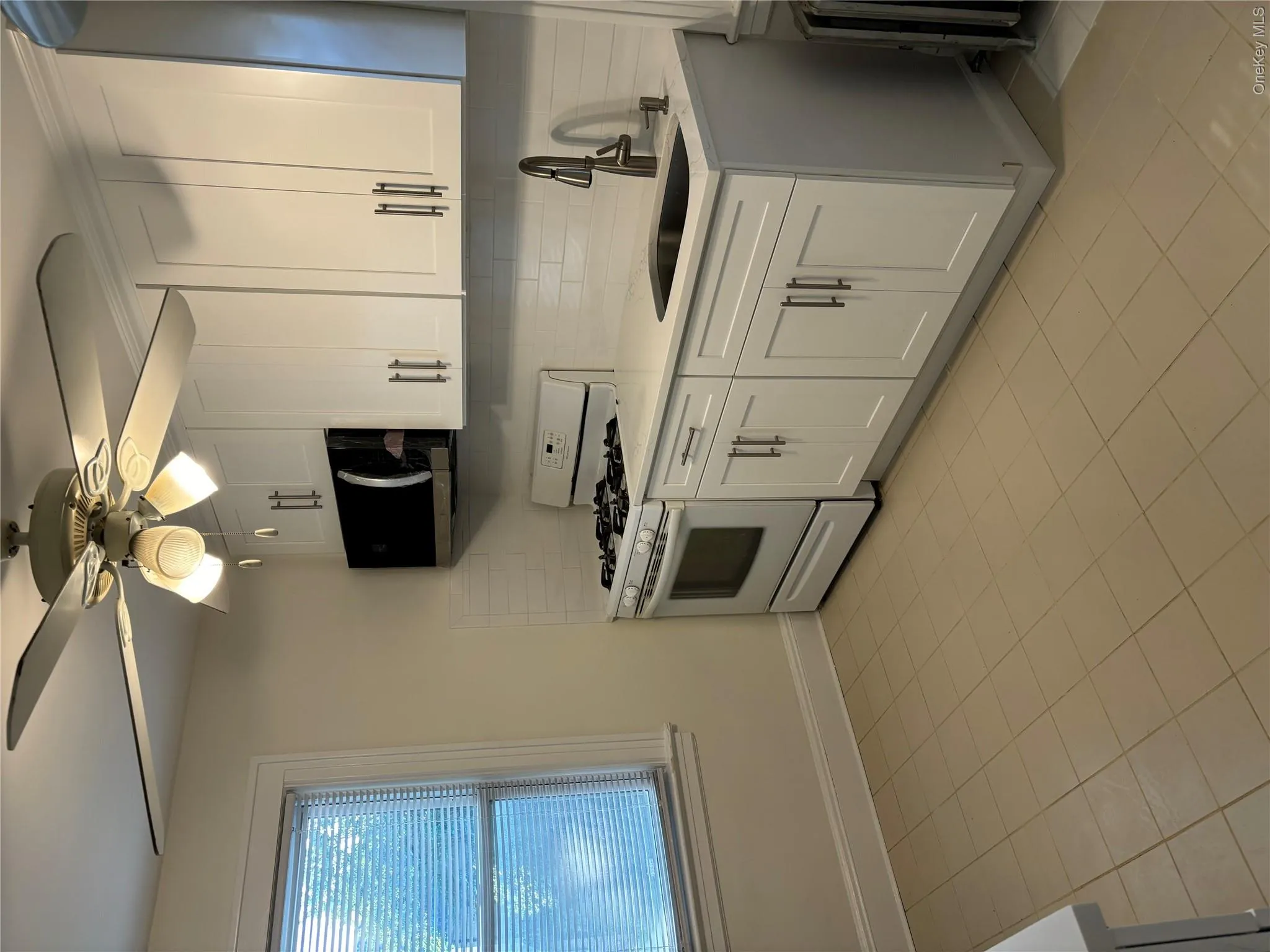 181 Violet Avenue, Hempstead, NY, 1 Bedroom Bedrooms, 4 Rooms Rooms,1 BathroomBathrooms,Residential Lease,For Rent,Violet,0,1020412 181 Violet Avenue, Hempstead, NY, 1 Bedroom Bedrooms, 4 Rooms Rooms,1 BathroomBathrooms,Residential Lease,For Rent,Violet,0,1020412