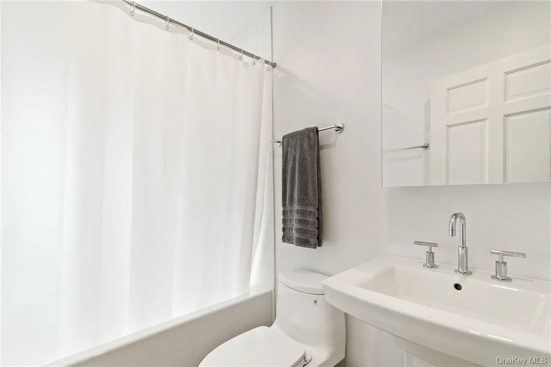 Guest Suite Bath Guest Suite Bath