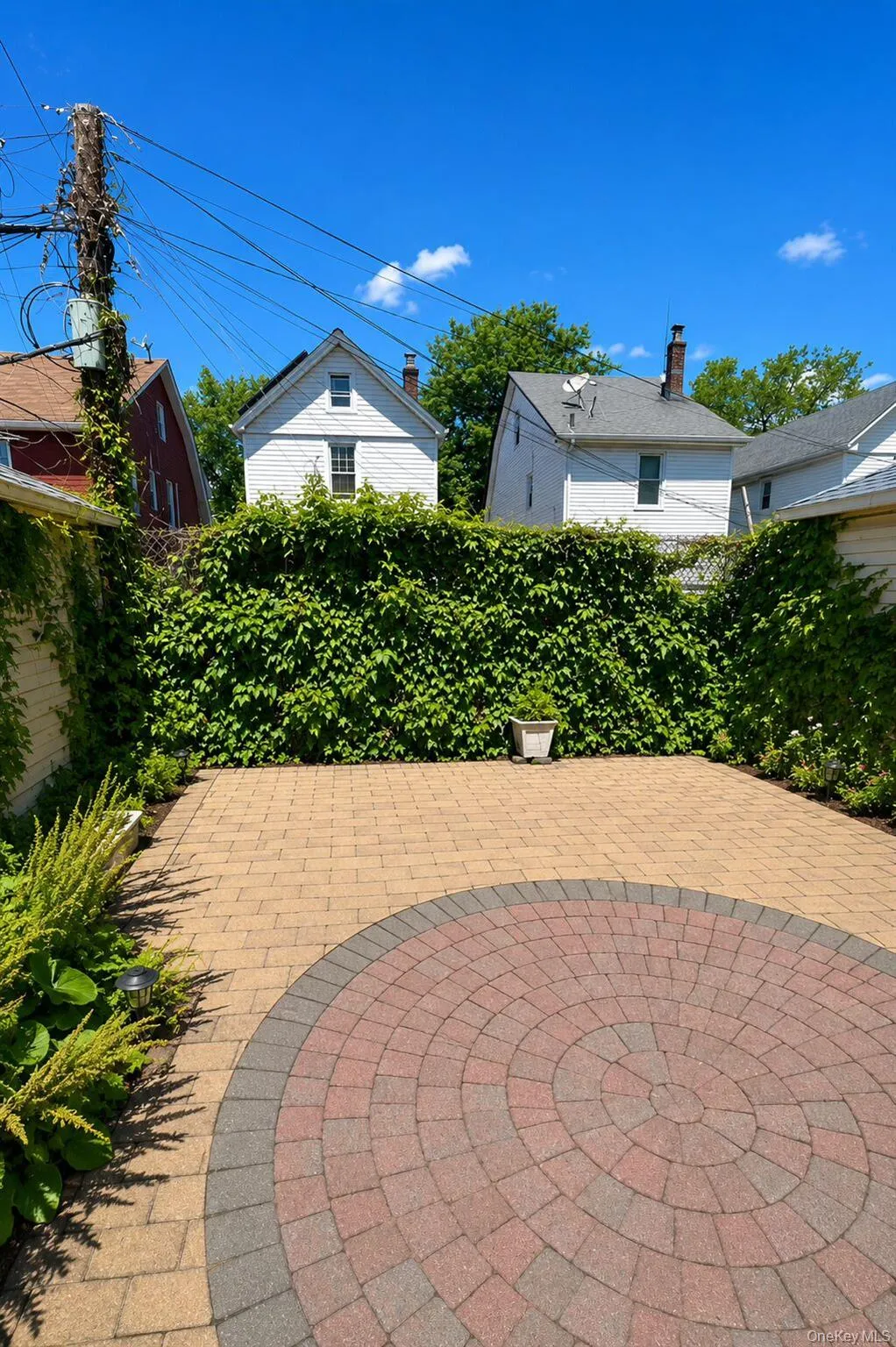 172-39 83rd Avenue, New York, NY, 3 Bedrooms Bedrooms, 5 Rooms Rooms,2 BathroomsBathrooms,Residential,For Rent,83rd,0,1020419 172-39 83rd Avenue, New York, NY, 3 Bedrooms Bedrooms, 5 Rooms Rooms,2 BathroomsBathrooms,Residential,For Rent,83rd,0,1020419