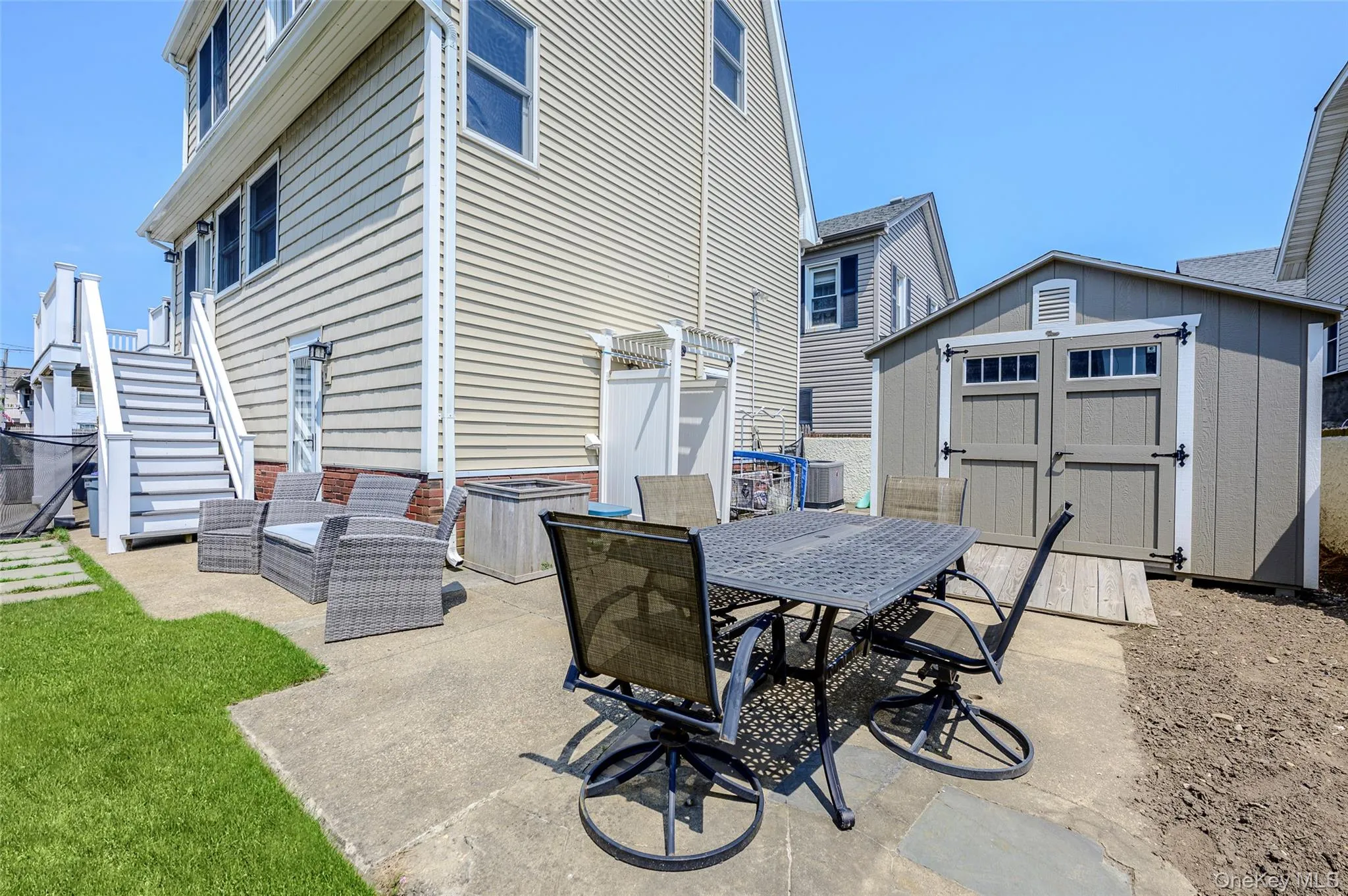 Yard/ Patio Yard/ Patio