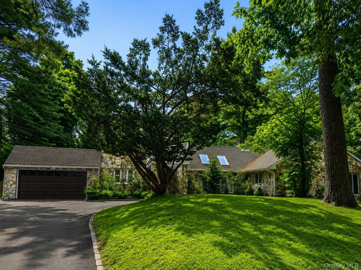 32 Valley Road, North Hempstead, NY, 5 Bedrooms Bedrooms, 10 Rooms Rooms,4 BathroomsBathrooms,Residential,For Rent,Valley,0,1020445 32 Valley Road, North Hempstead, NY, 5 Bedrooms Bedrooms, 10 Rooms Rooms,4 BathroomsBathrooms,Residential,For Rent,Valley,0,1020445