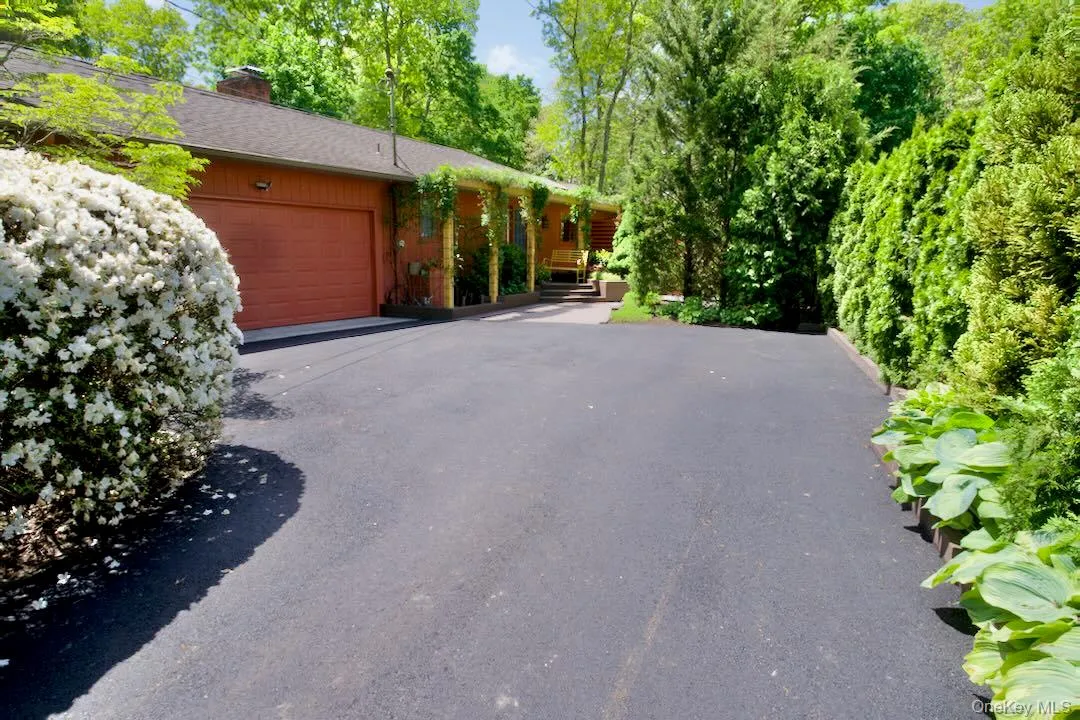 39 Daly Court, Riverhead, NY, 3 Bedrooms Bedrooms, 7 Rooms Rooms,2 BathroomsBathrooms,Residential,For Rent,Daly,0,1020449 39 Daly Court, Riverhead, NY, 3 Bedrooms Bedrooms, 7 Rooms Rooms,2 BathroomsBathrooms,Residential,For Rent,Daly,0,1020449