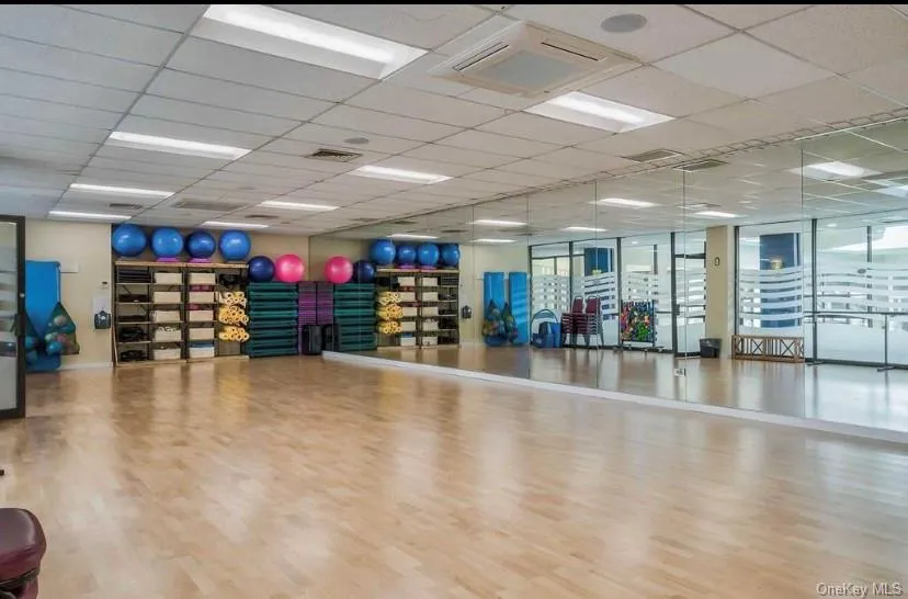 1 Bay Club Drive, New York, NY, 1 Bedroom Bedrooms, 3 Rooms Rooms,1 BathroomBathrooms,Residential Lease,For Rent,Bay Club,0,1020450 1 Bay Club Drive, New York, NY, 1 Bedroom Bedrooms, 3 Rooms Rooms,1 BathroomBathrooms,Residential Lease,For Rent,Bay Club,0,1020450