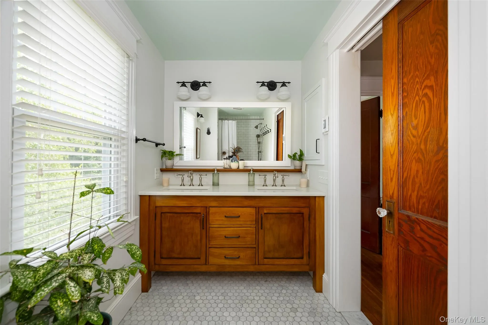 19 Lincoln Avenue, Beacon, NY, 3 Bedrooms Bedrooms, 9 Rooms Rooms,1 BathroomBathrooms,Residential,For Rent,Lincoln,0,1020454 19 Lincoln Avenue, Beacon, NY, 3 Bedrooms Bedrooms, 9 Rooms Rooms,1 BathroomBathrooms,Residential,For Rent,Lincoln,0,1020454