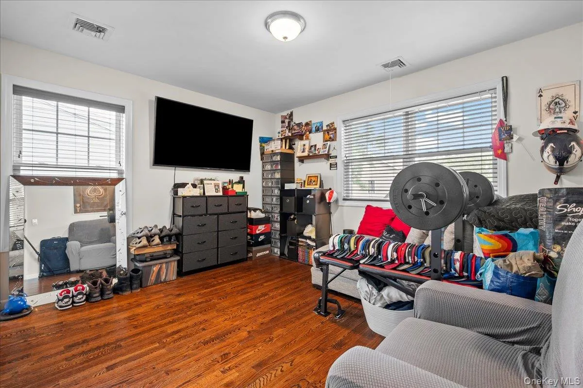 140 Winthrop Avenue, Greenburgh, NY, 4 Bedrooms Bedrooms, 7 Rooms Rooms,2 BathroomsBathrooms,Residential,For Rent,Winthrop,0,1020457 140 Winthrop Avenue, Greenburgh, NY, 4 Bedrooms Bedrooms, 7 Rooms Rooms,2 BathroomsBathrooms,Residential,For Rent,Winthrop,0,1020457