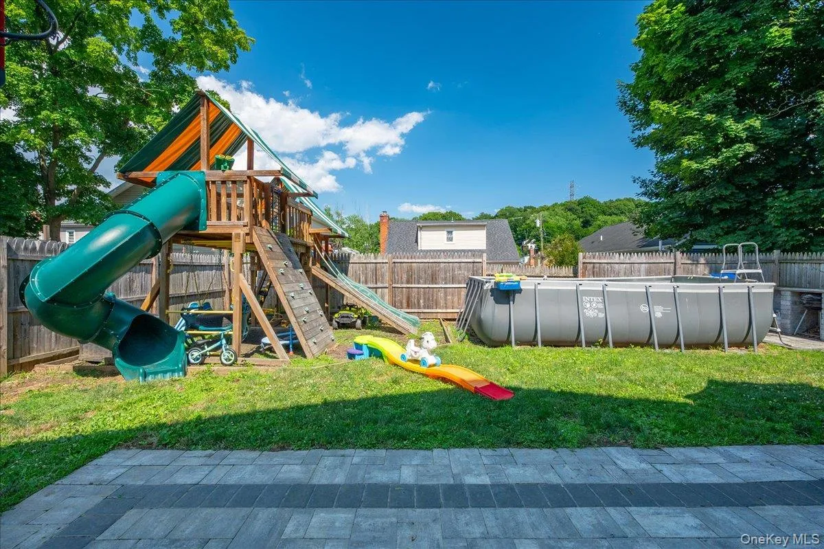 140 Winthrop Avenue, Greenburgh, NY, 4 Bedrooms Bedrooms, 7 Rooms Rooms,2 BathroomsBathrooms,Residential,For Rent,Winthrop,0,1020457 140 Winthrop Avenue, Greenburgh, NY, 4 Bedrooms Bedrooms, 7 Rooms Rooms,2 BathroomsBathrooms,Residential,For Rent,Winthrop,0,1020457