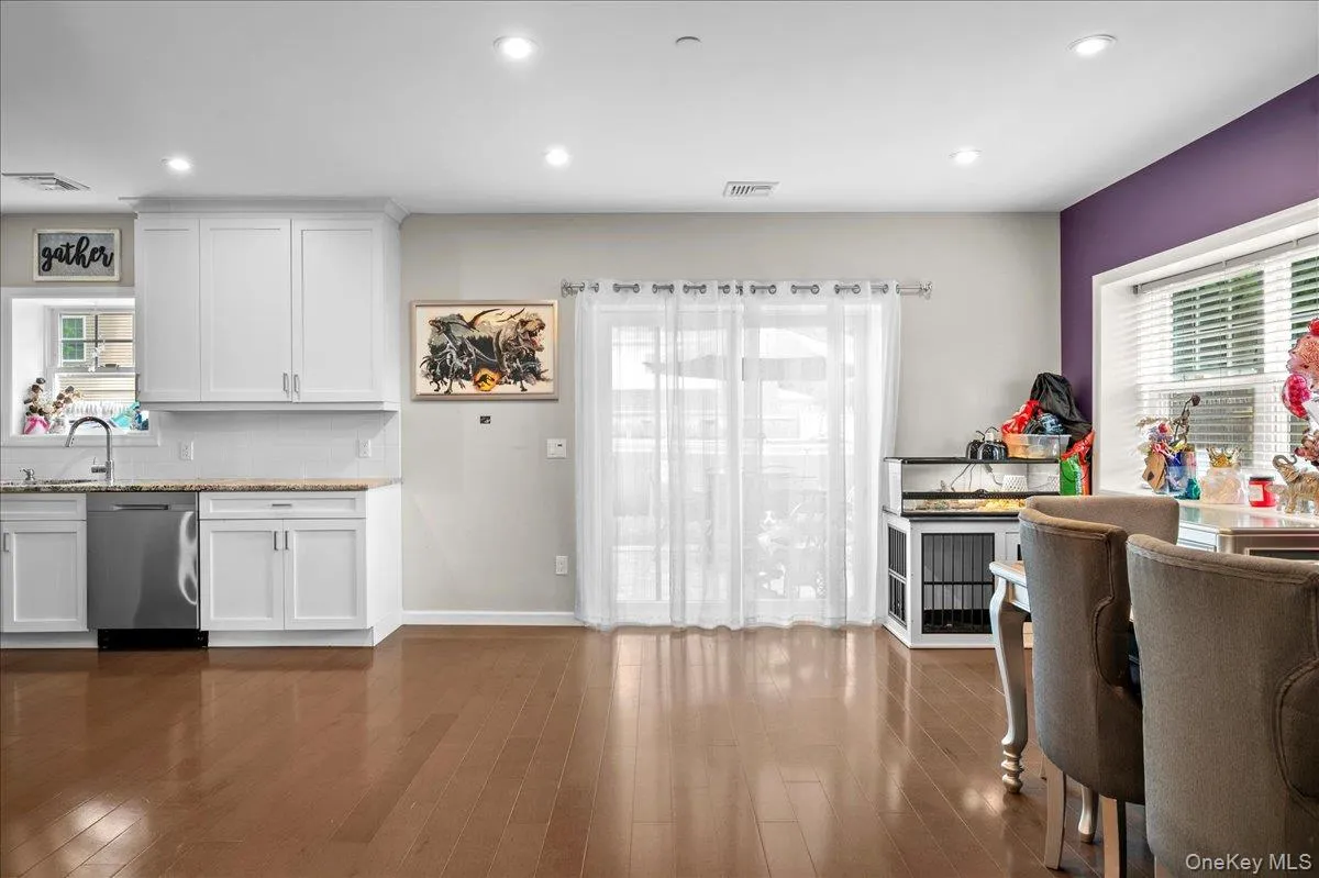 140 Winthrop Avenue, Greenburgh, NY, 4 Bedrooms Bedrooms, 7 Rooms Rooms,2 BathroomsBathrooms,Residential,For Rent,Winthrop,0,1020457 140 Winthrop Avenue, Greenburgh, NY, 4 Bedrooms Bedrooms, 7 Rooms Rooms,2 BathroomsBathrooms,Residential,For Rent,Winthrop,0,1020457